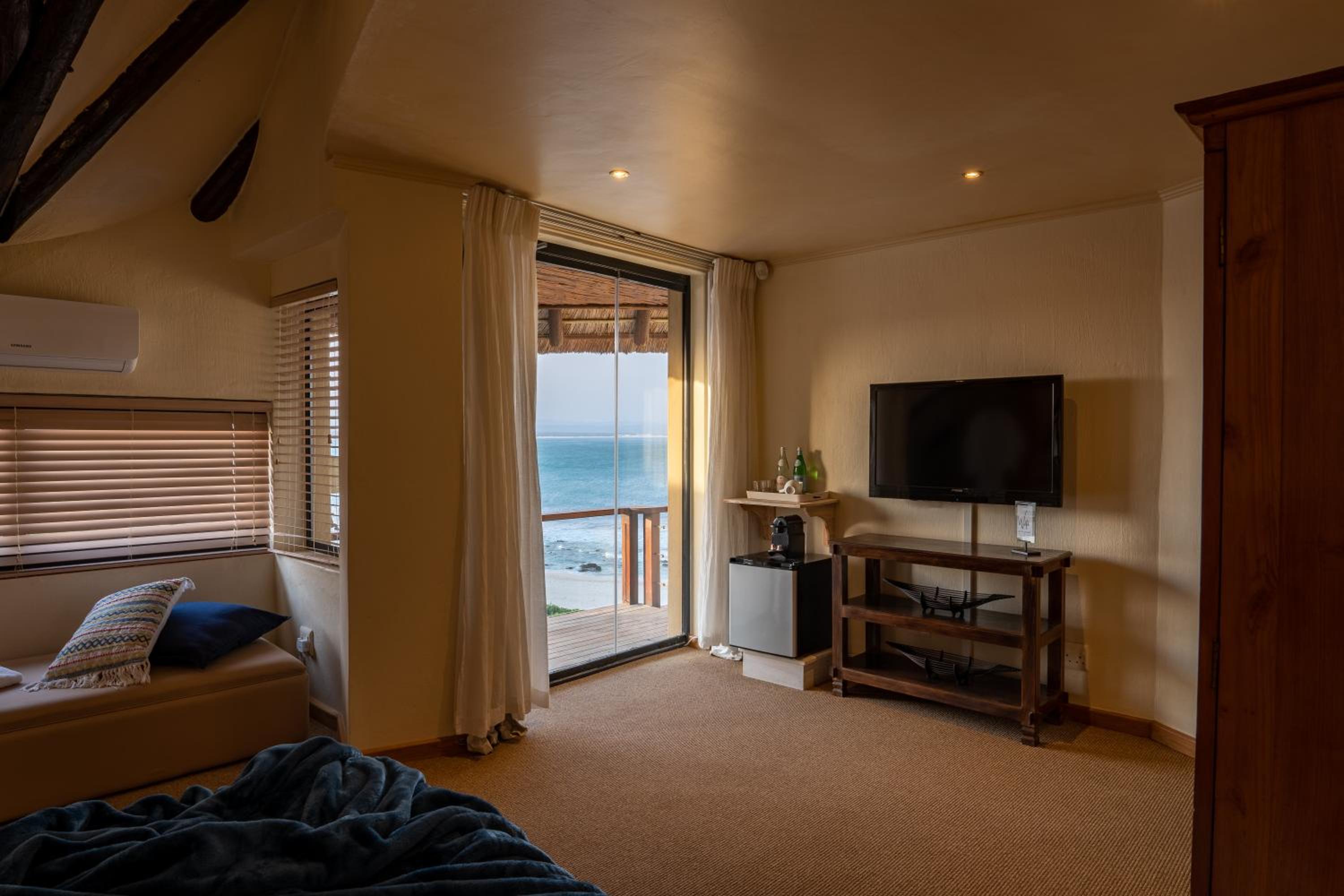 Standard Double Room (2 Adults) with balcony and sea view photo 1