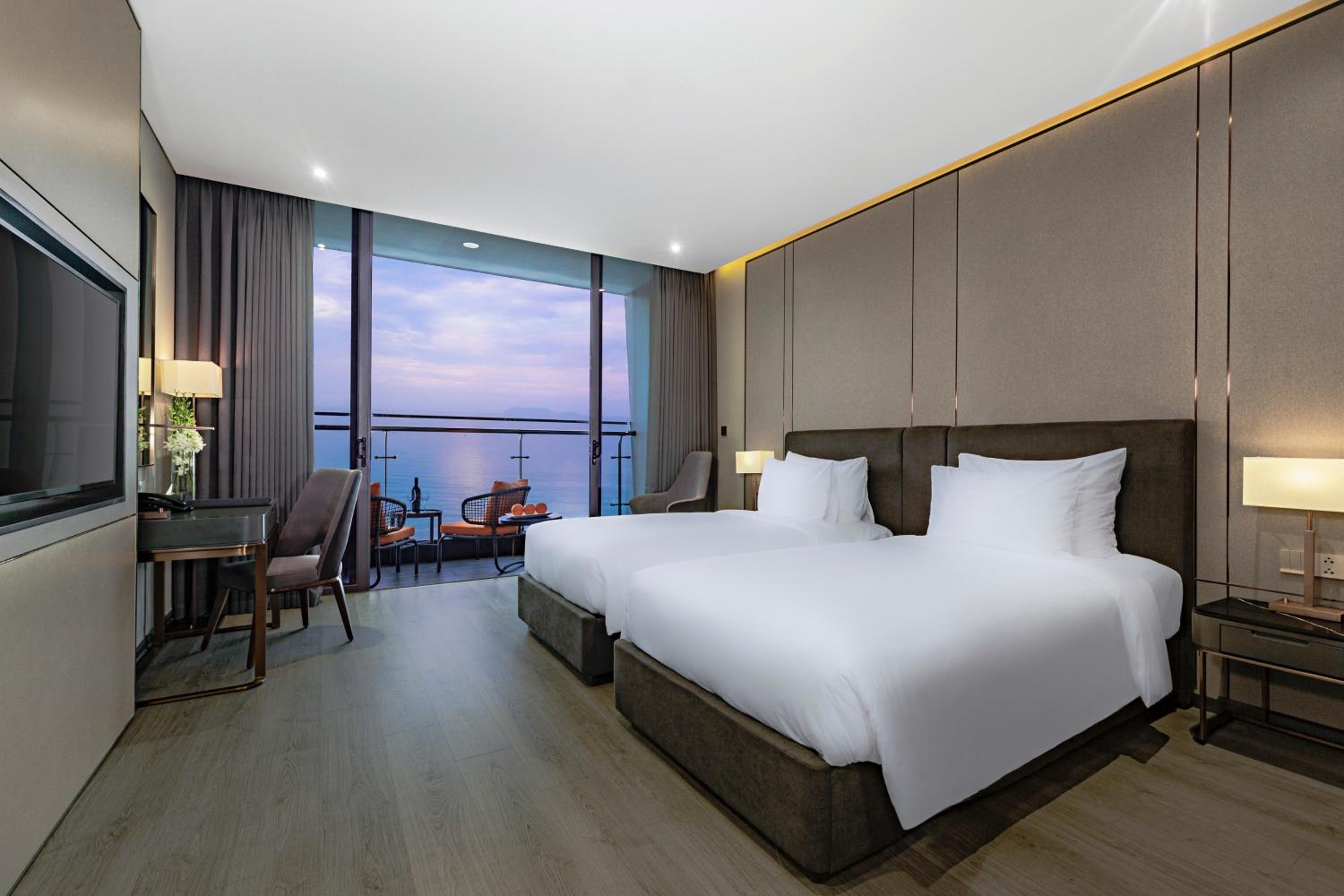 Deluxe Twin Room with Sea View