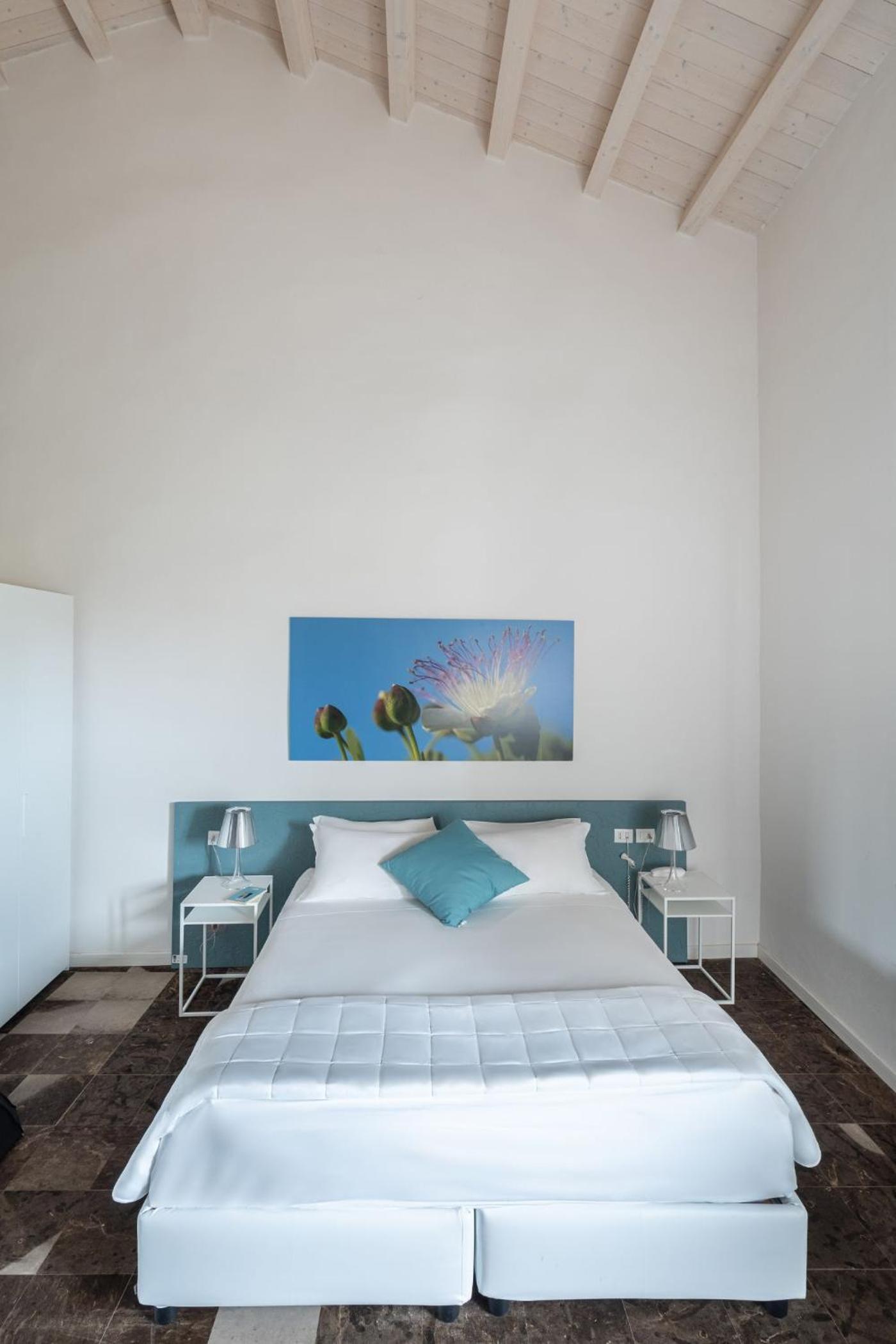Deluxe Double Or Twin Room photo 2