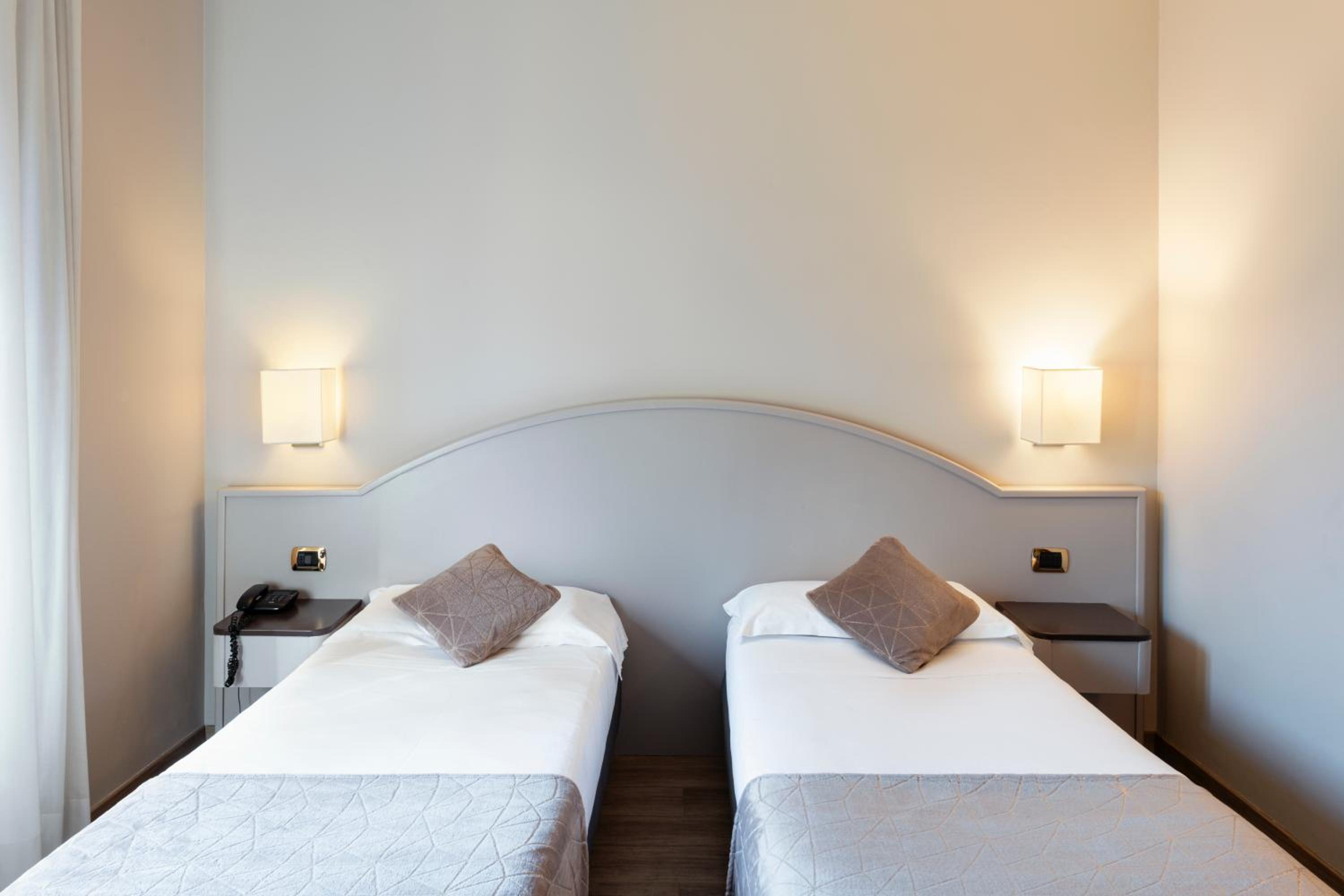 Double or Twin Room photo 3