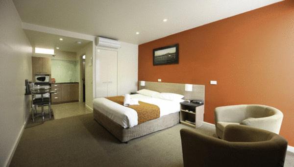 Premier Quadruple Room - Photo 1