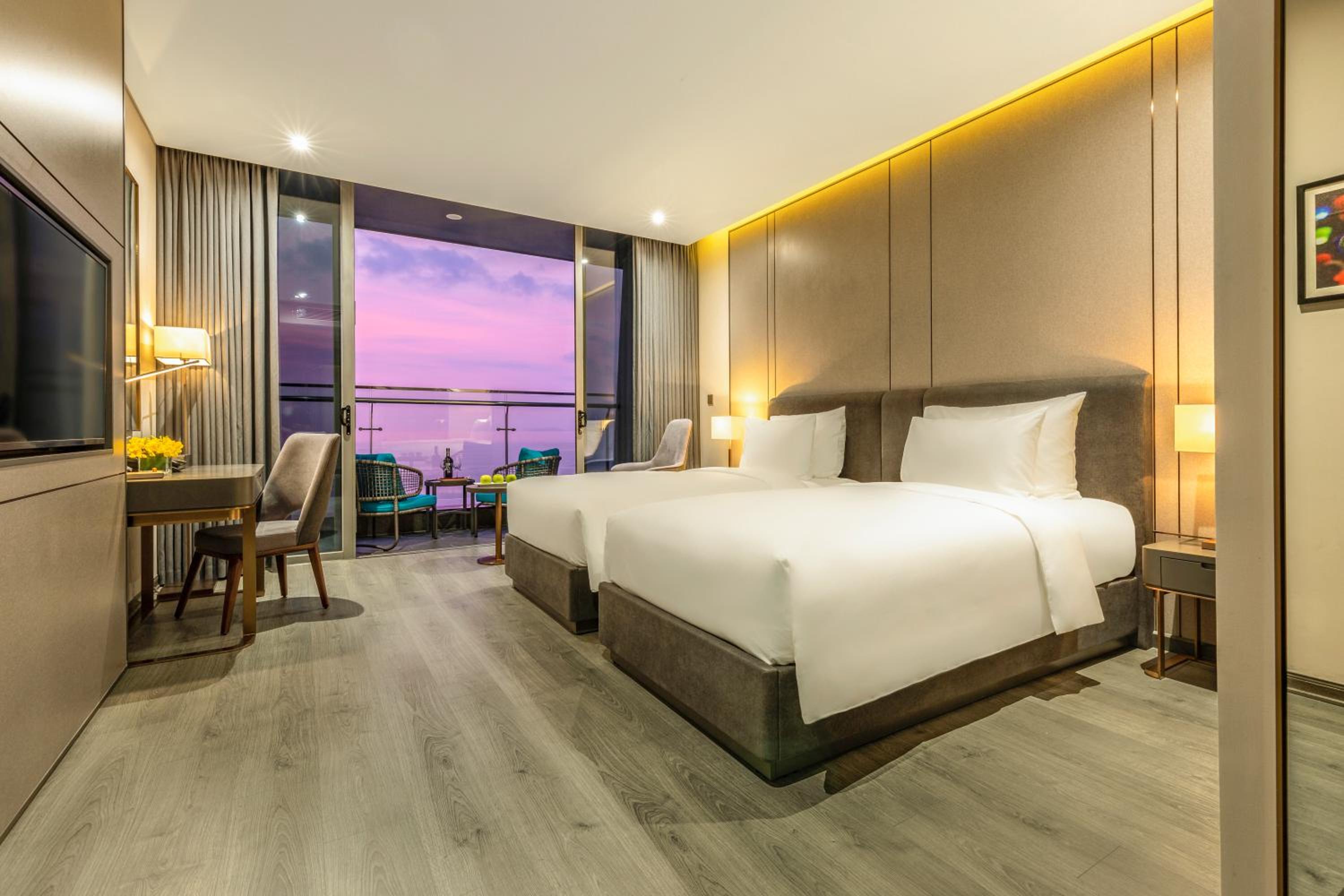 Premier Twin Room with Balcony and Sea View
