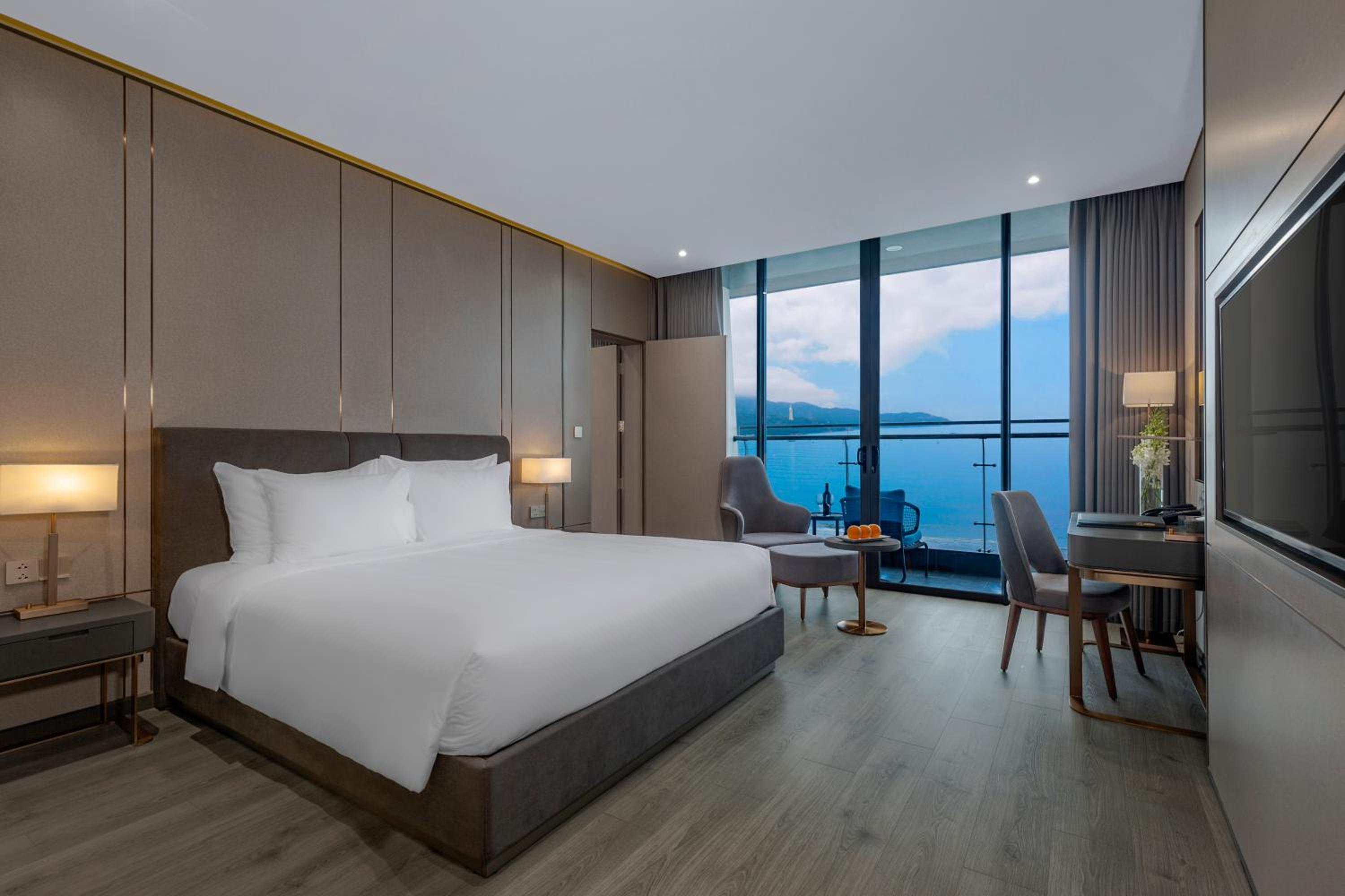 Two-Bedroom Apartment with Balcony and Sea View