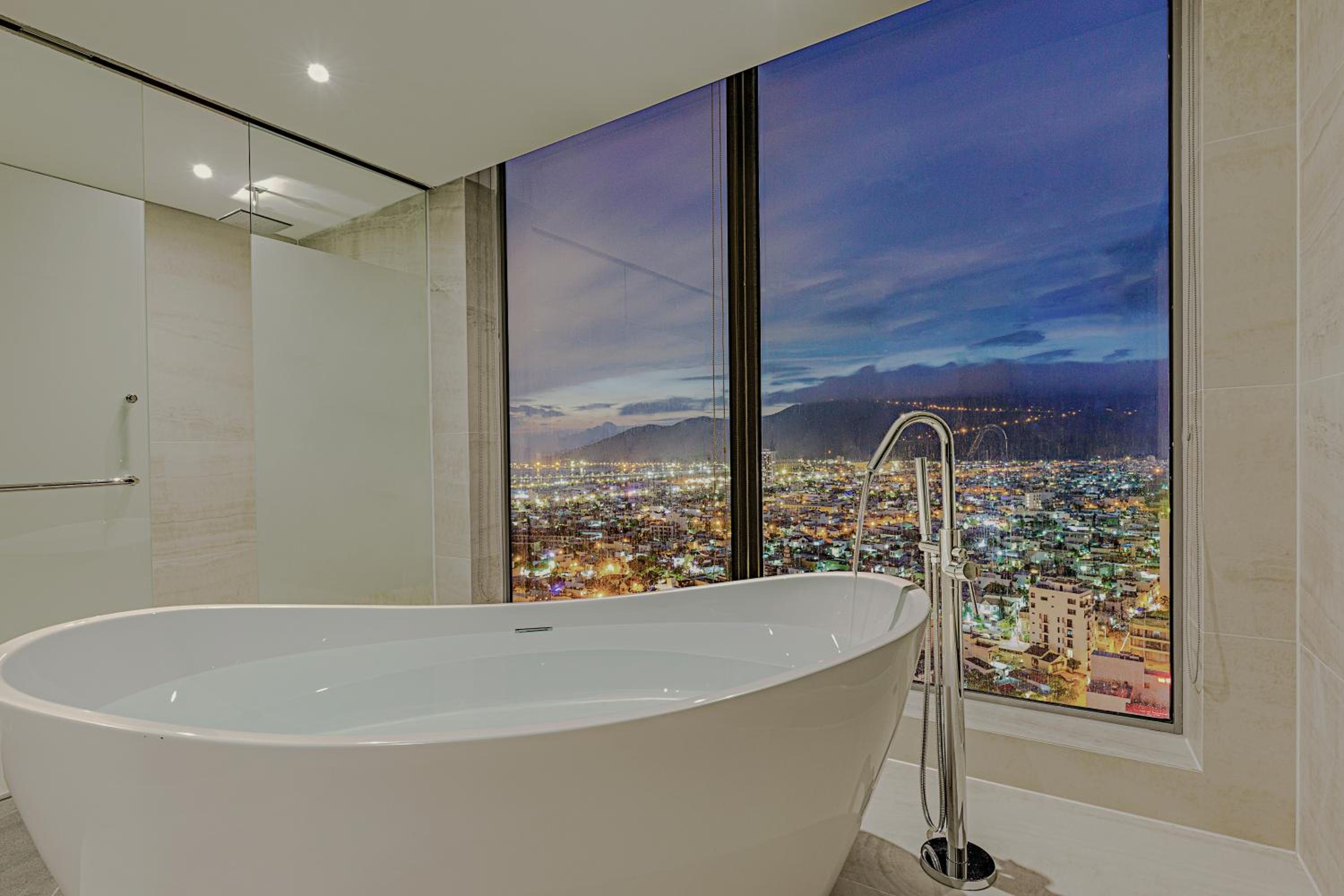 Penthouse Apartment - Photo 6