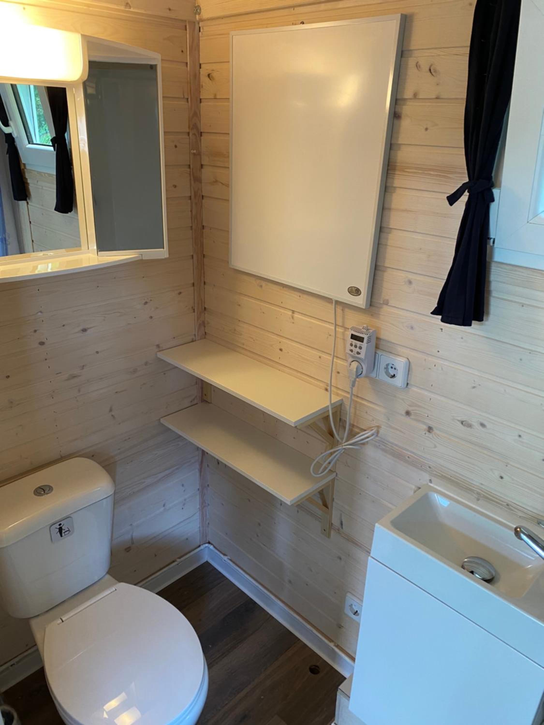 Mobile Home photo 2
