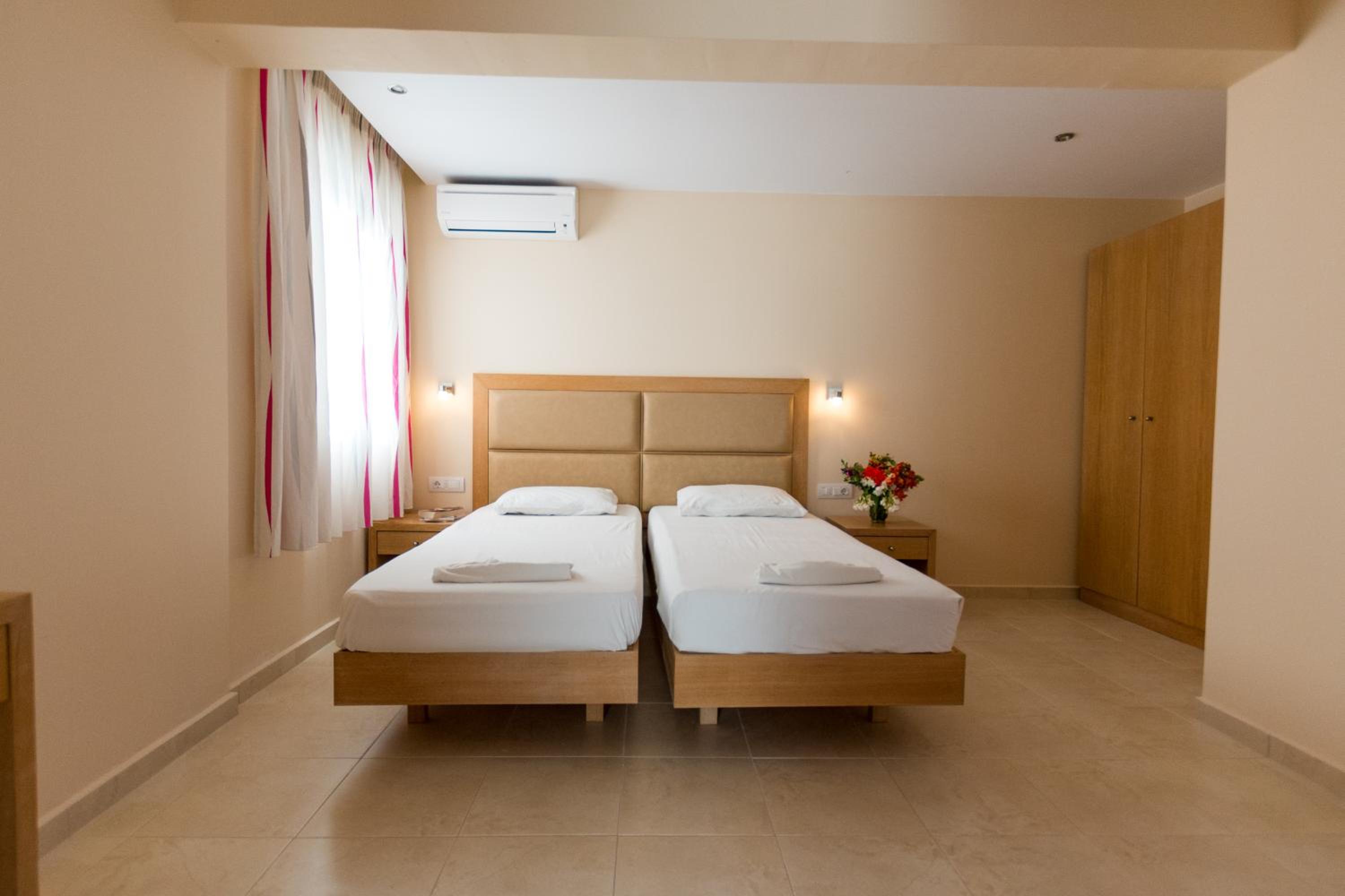 Deluxe Double or Twin Room with Balcony photo 3