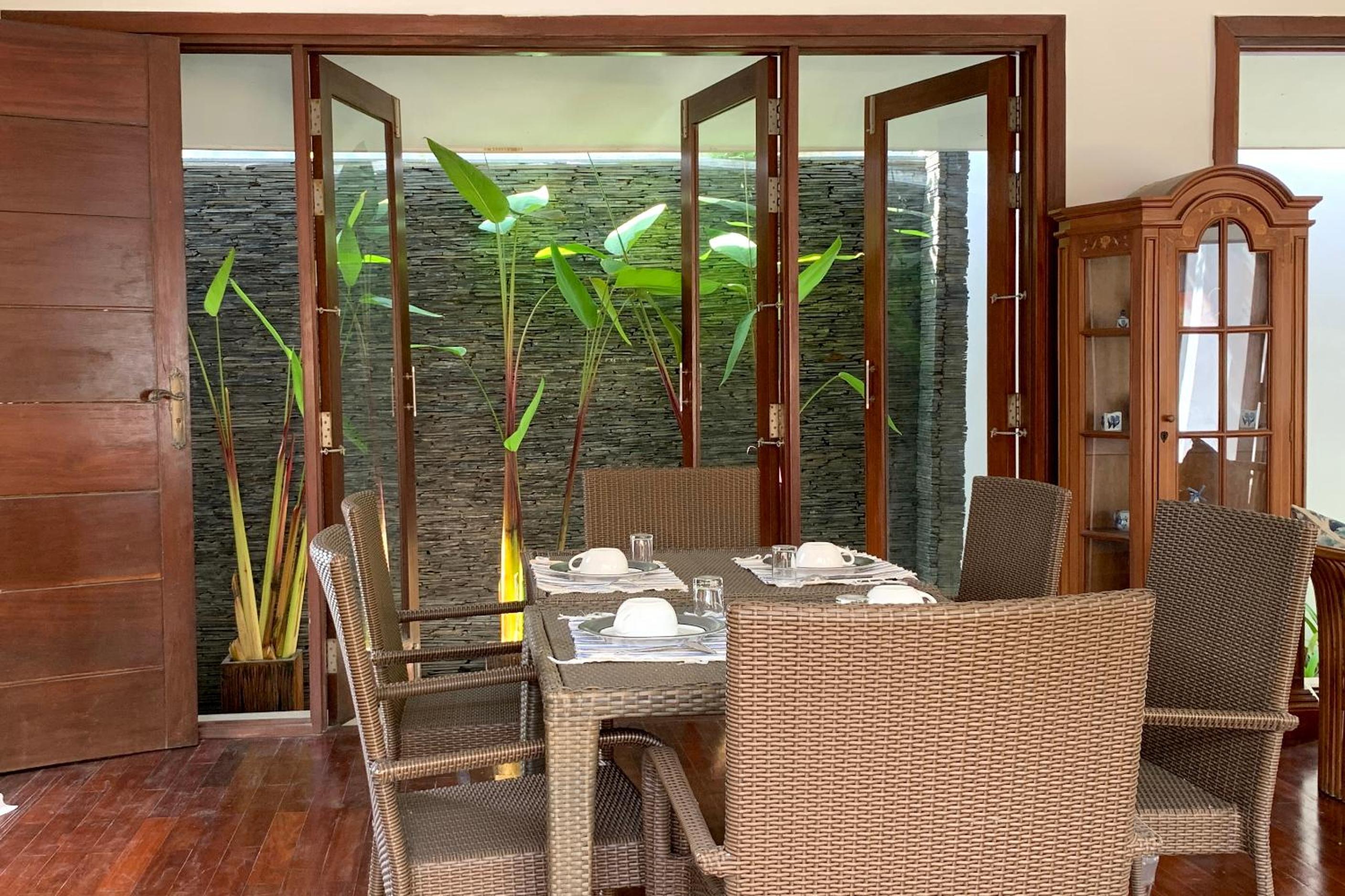 Three-Bedroom House photo 3