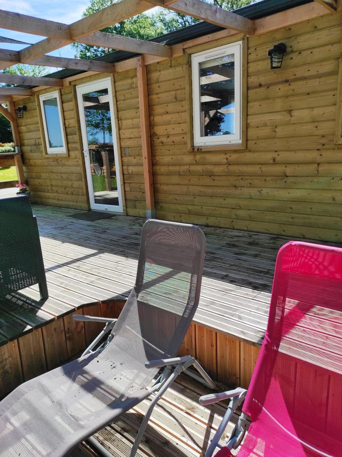 Mobile Home - Photo 4