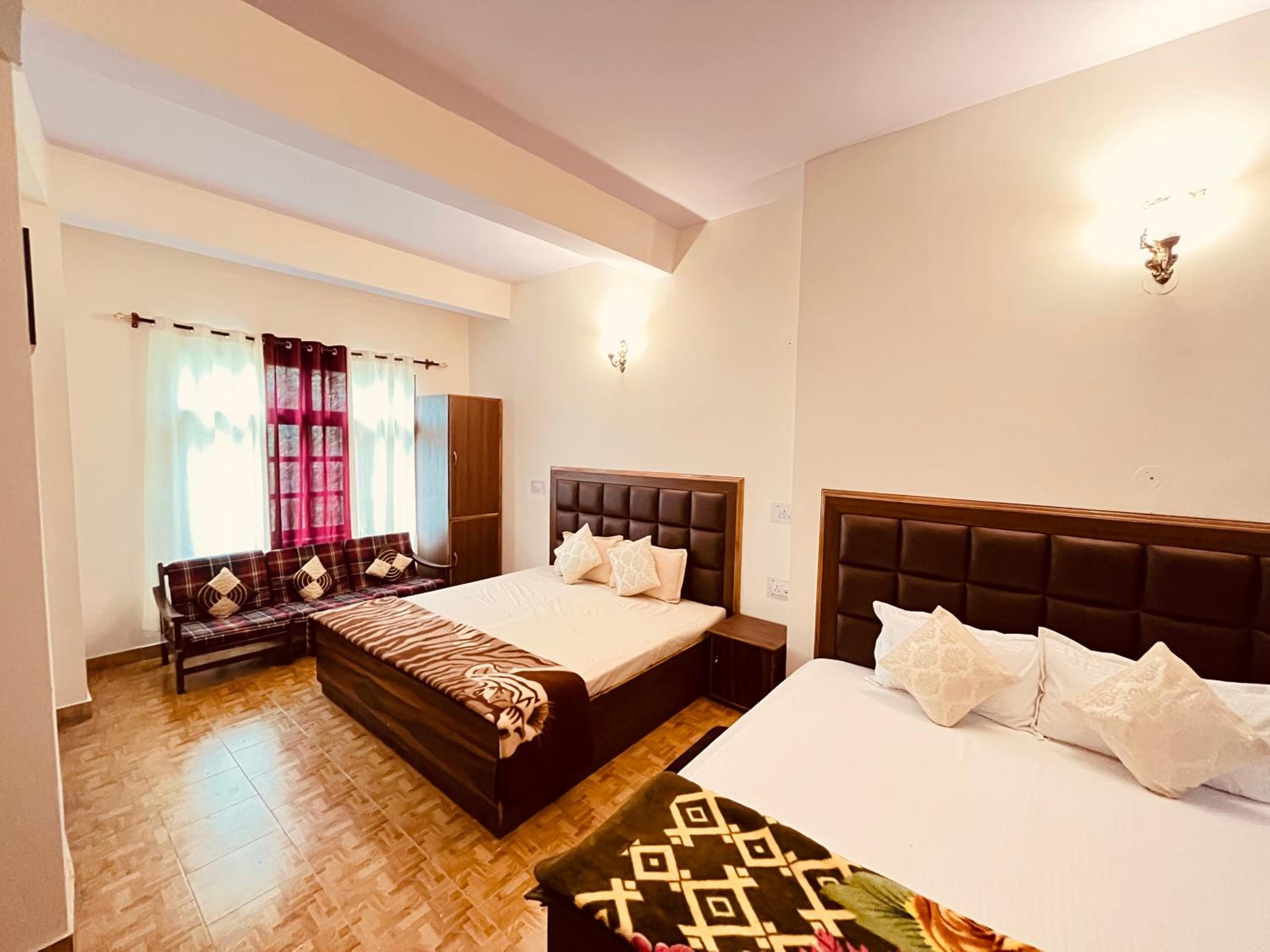 Deluxe Family Suite photo 3