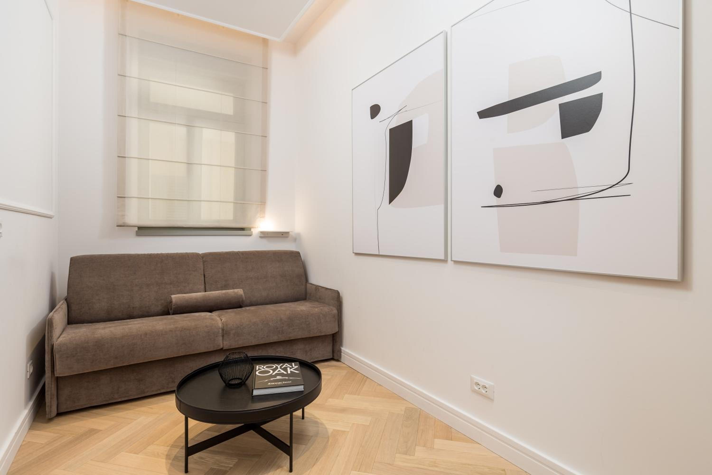 Two-Bedroom Apartment - Photo 5