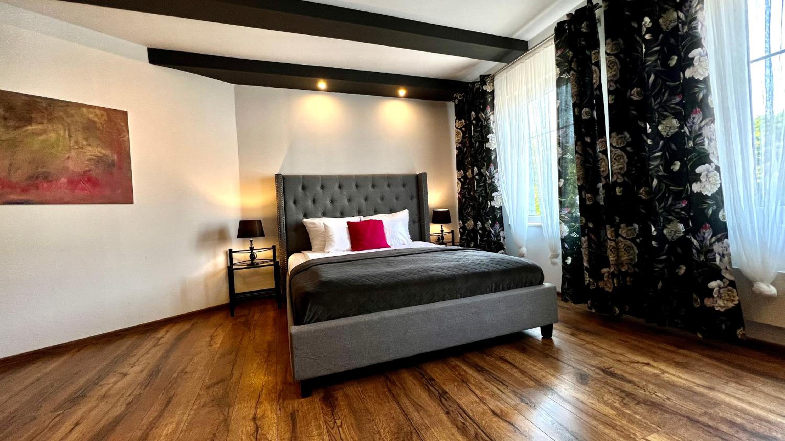 Deluxe Apartment - Photo 1