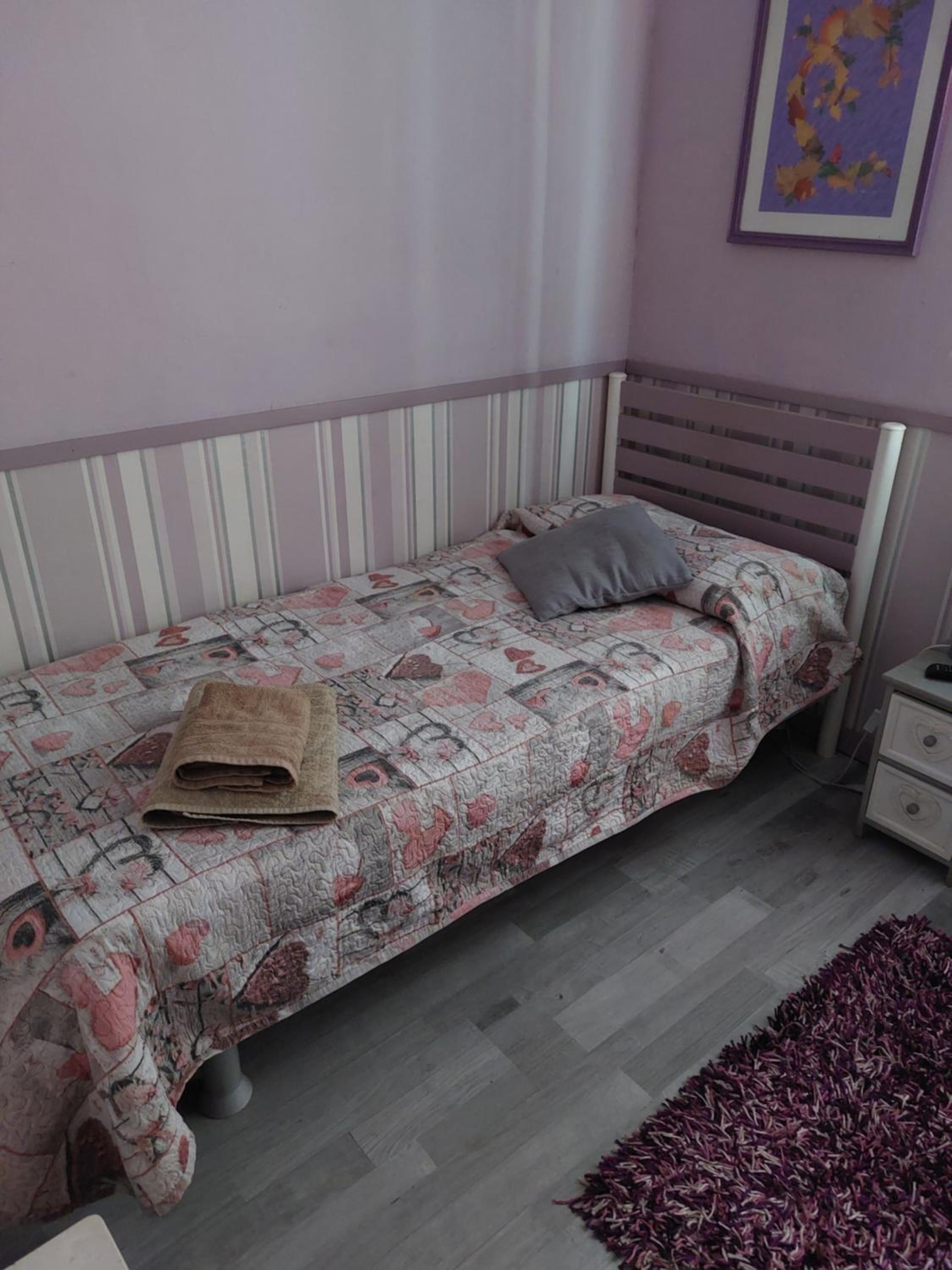 Single Room with Shared Bathroom