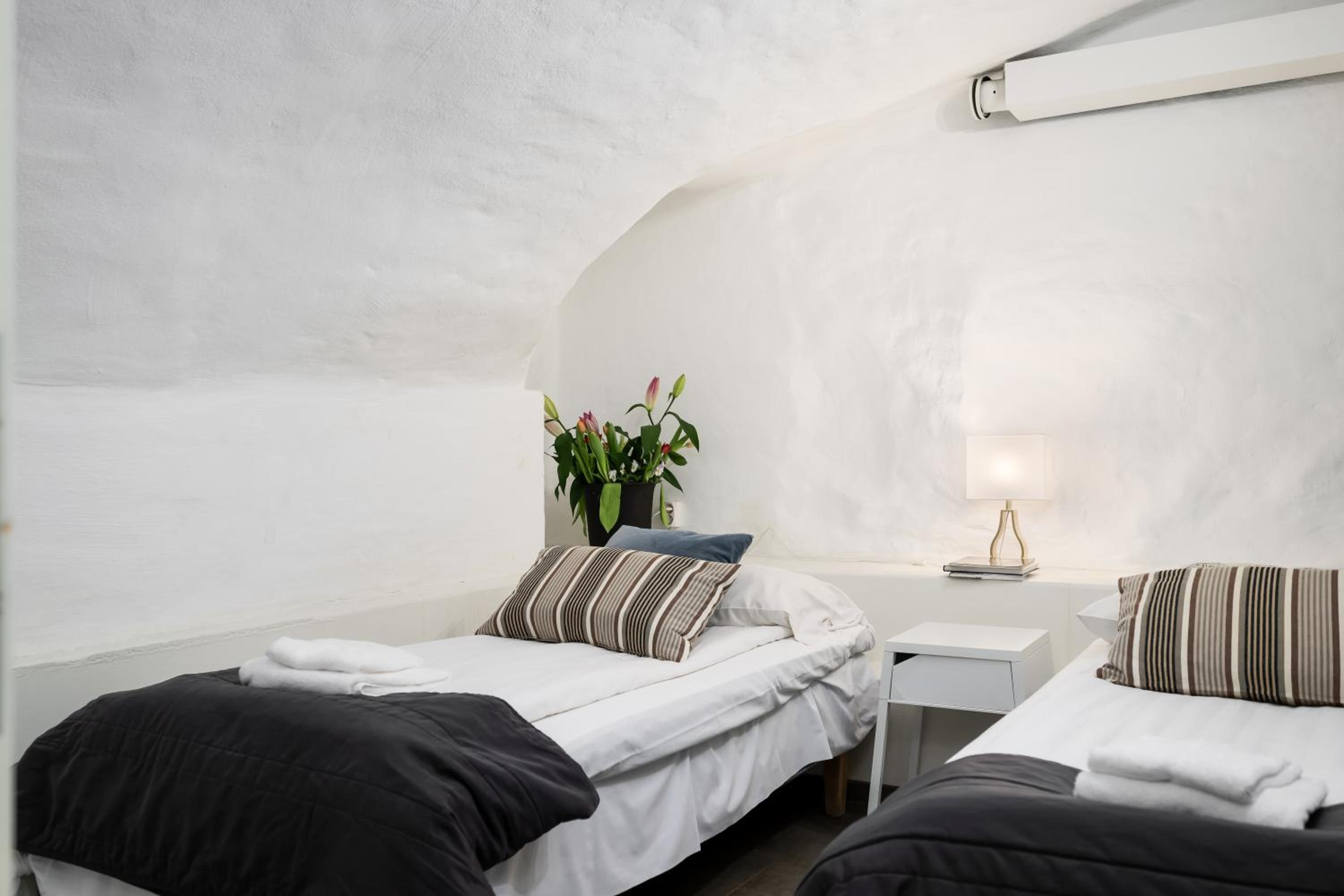 Twin Room With Shared Bathroom (No Windows)