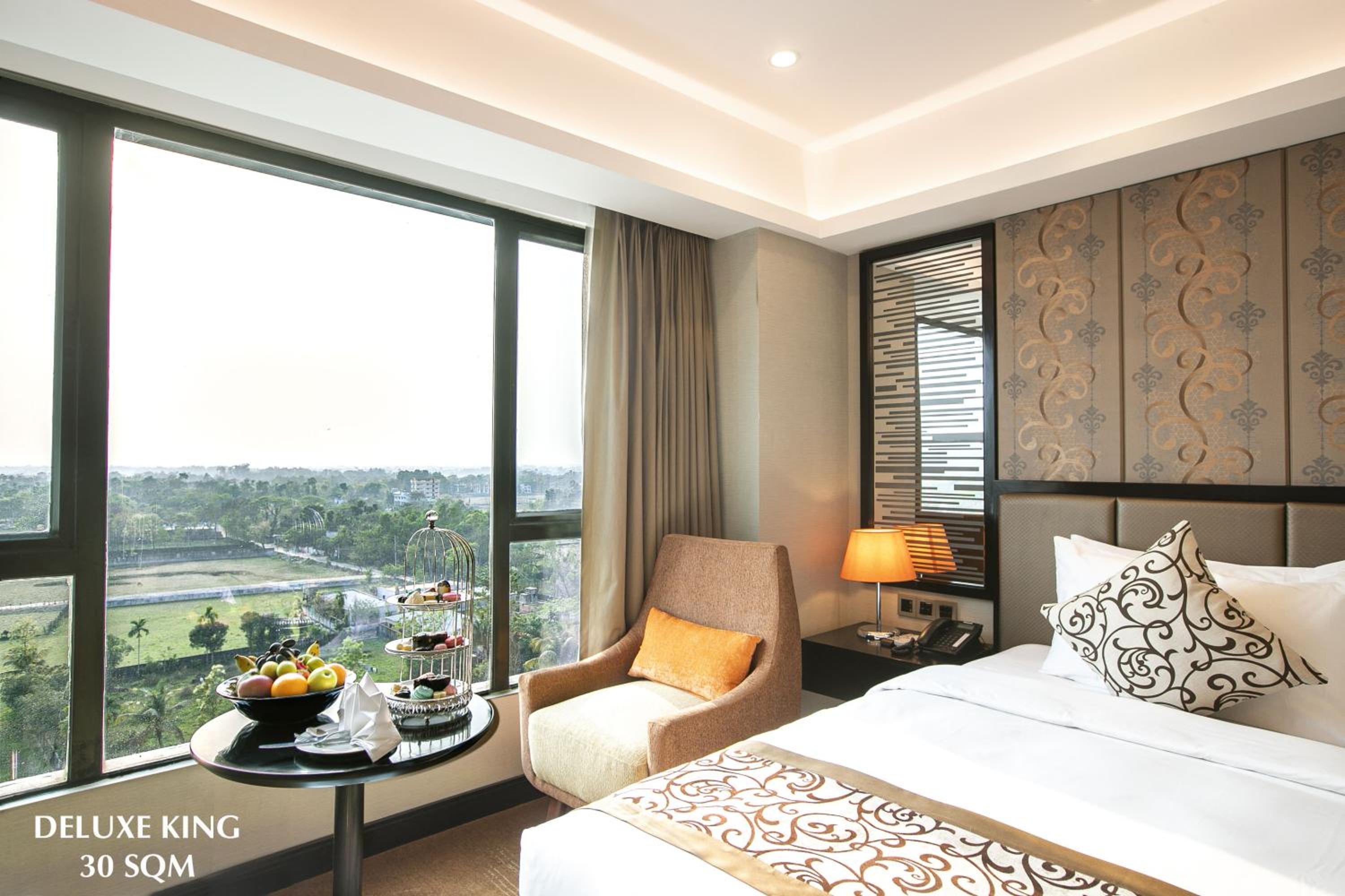 Deluxe King Room - Photo 4