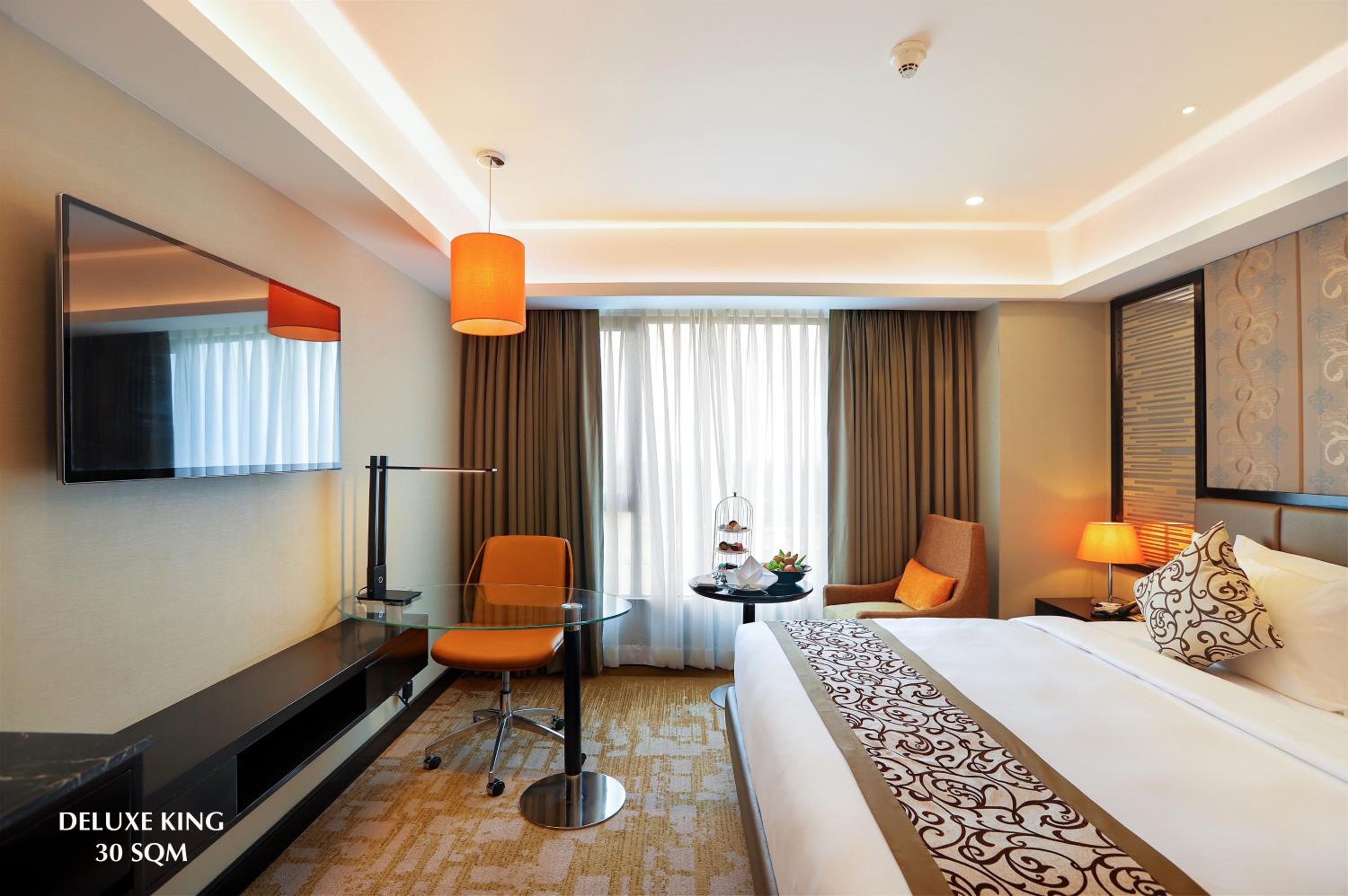 Deluxe King Room - Photo 3