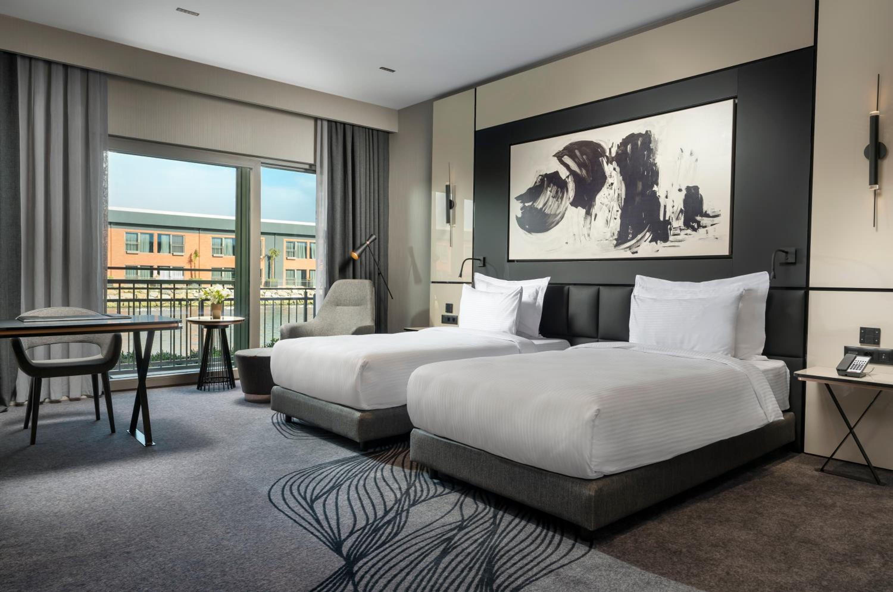 Standard Twin Room with Lounge Access photo 2