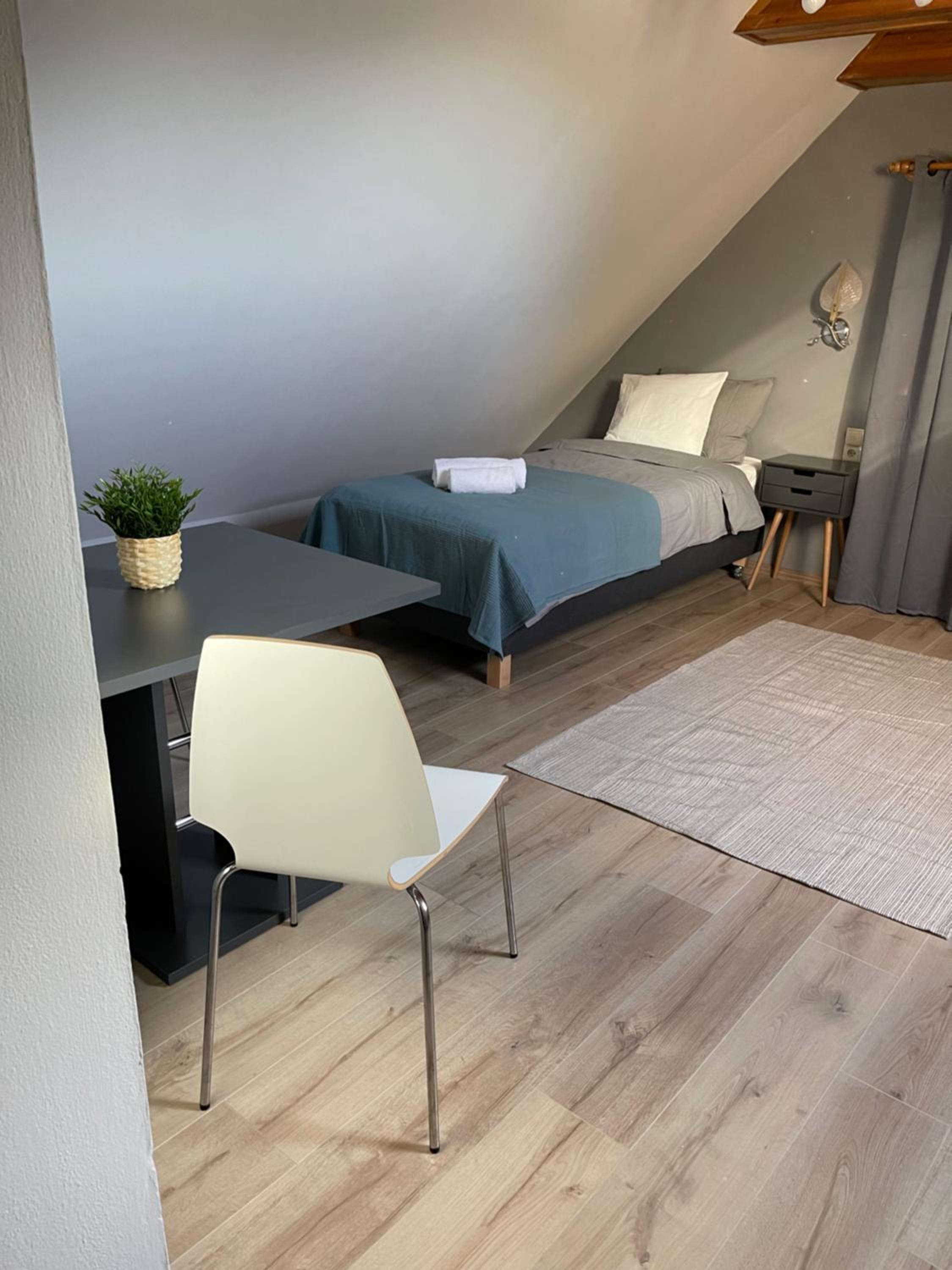 Twin Room with Extra Bed - Photo 4