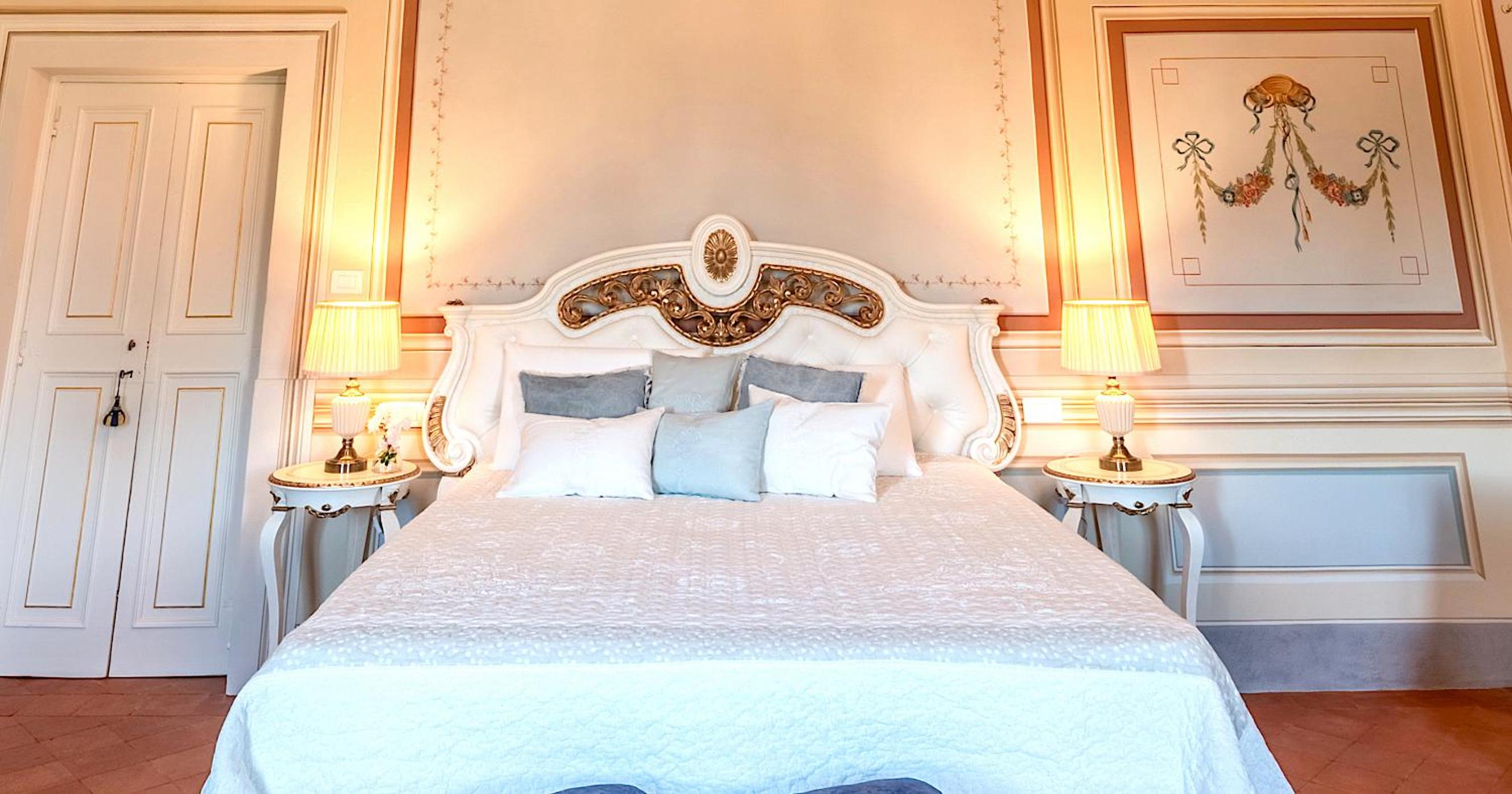 Superior King Room - Photo 9