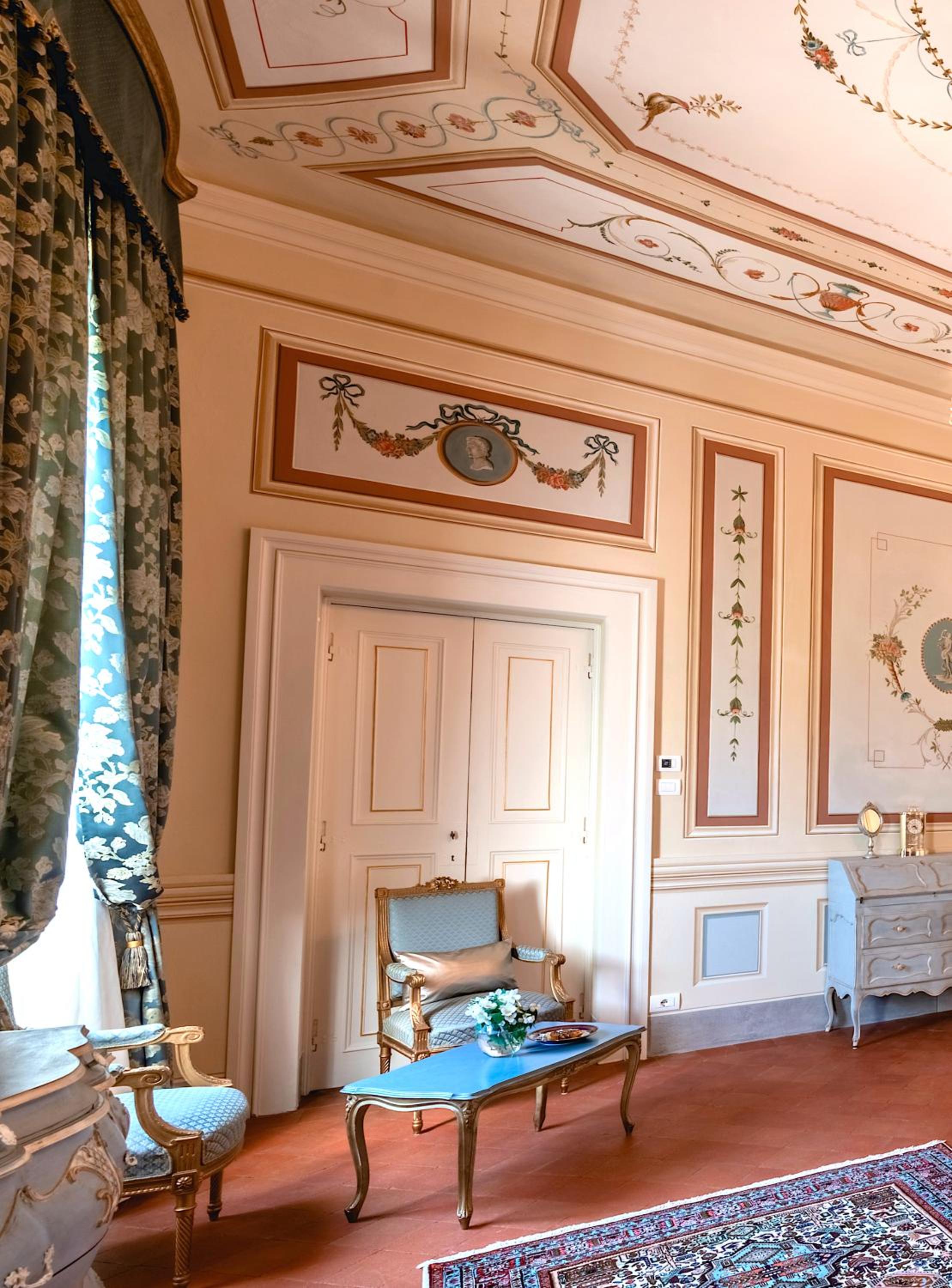 Superior King Room - Photo 12