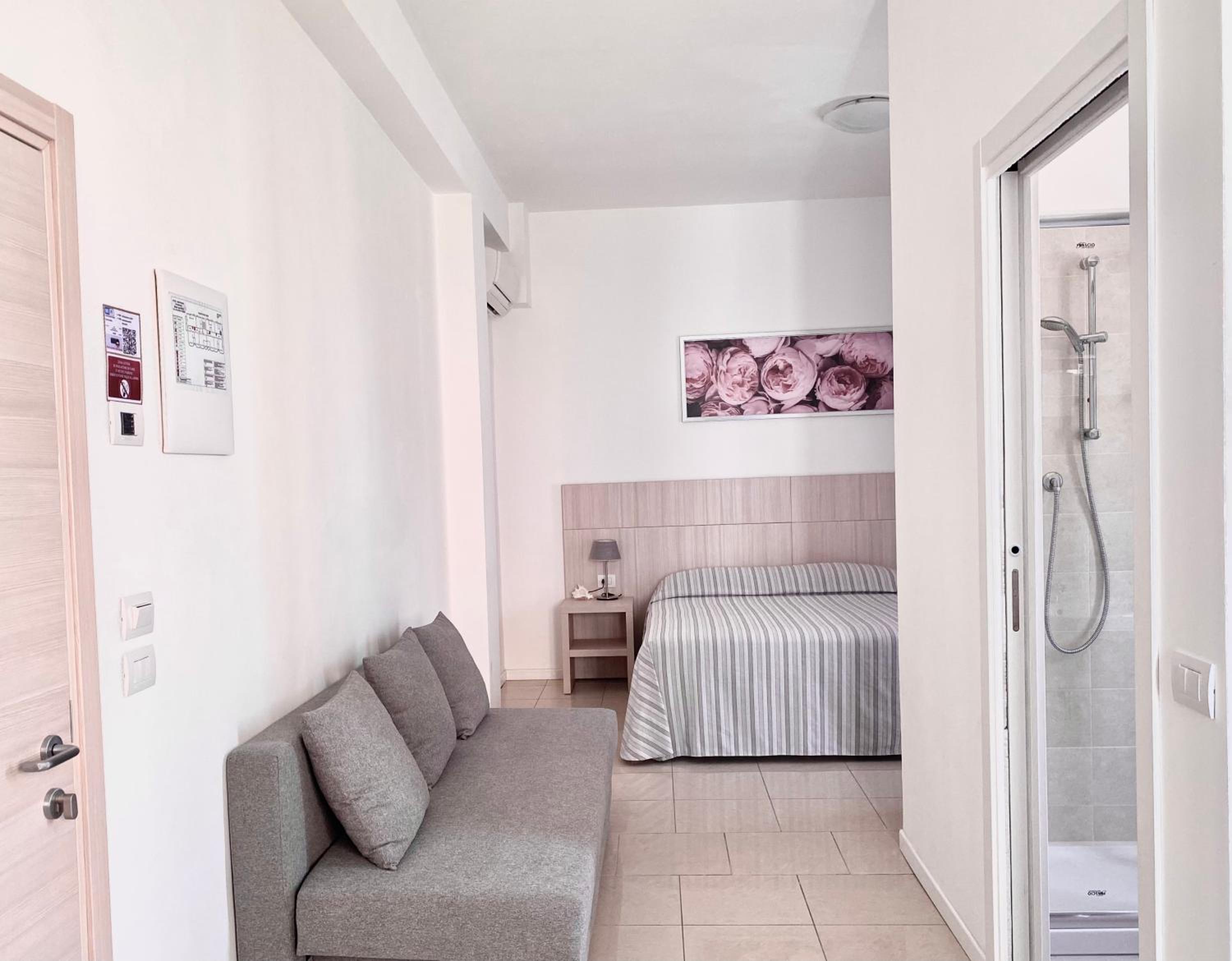 Studio Apartment photo 3