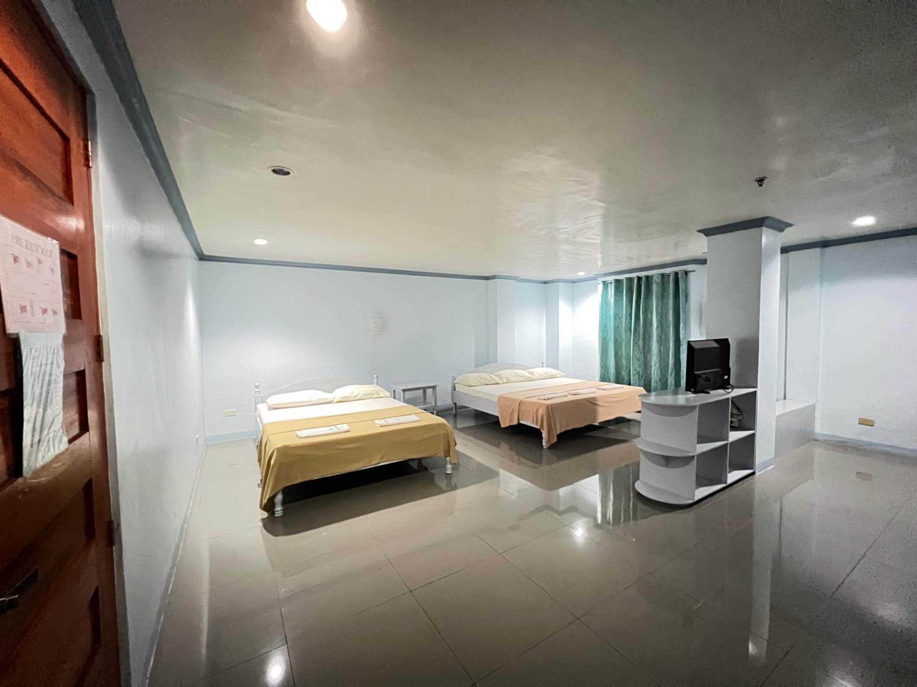 Family Room with Bathroom - Photo 4