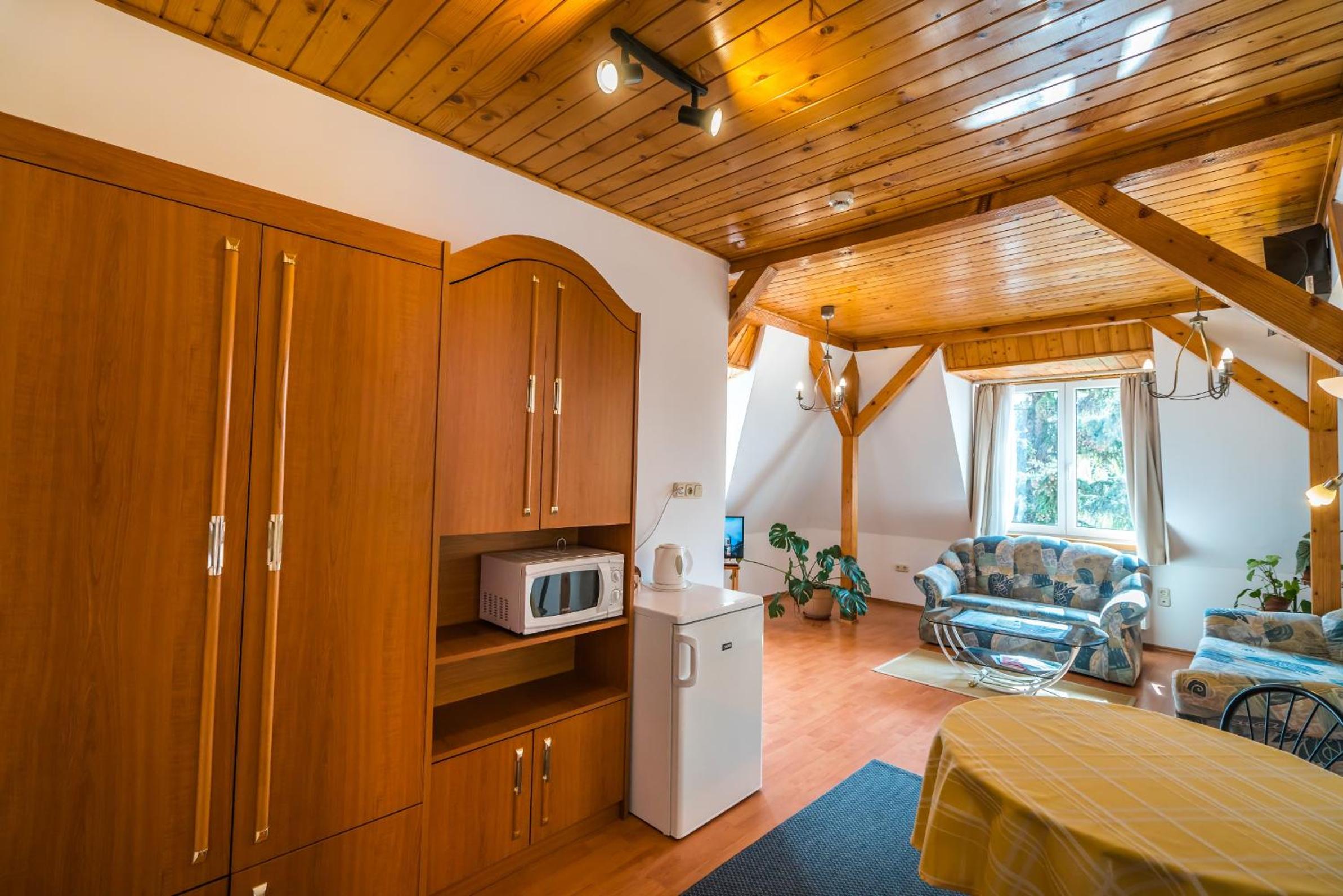Deluxe Family Room photo 3