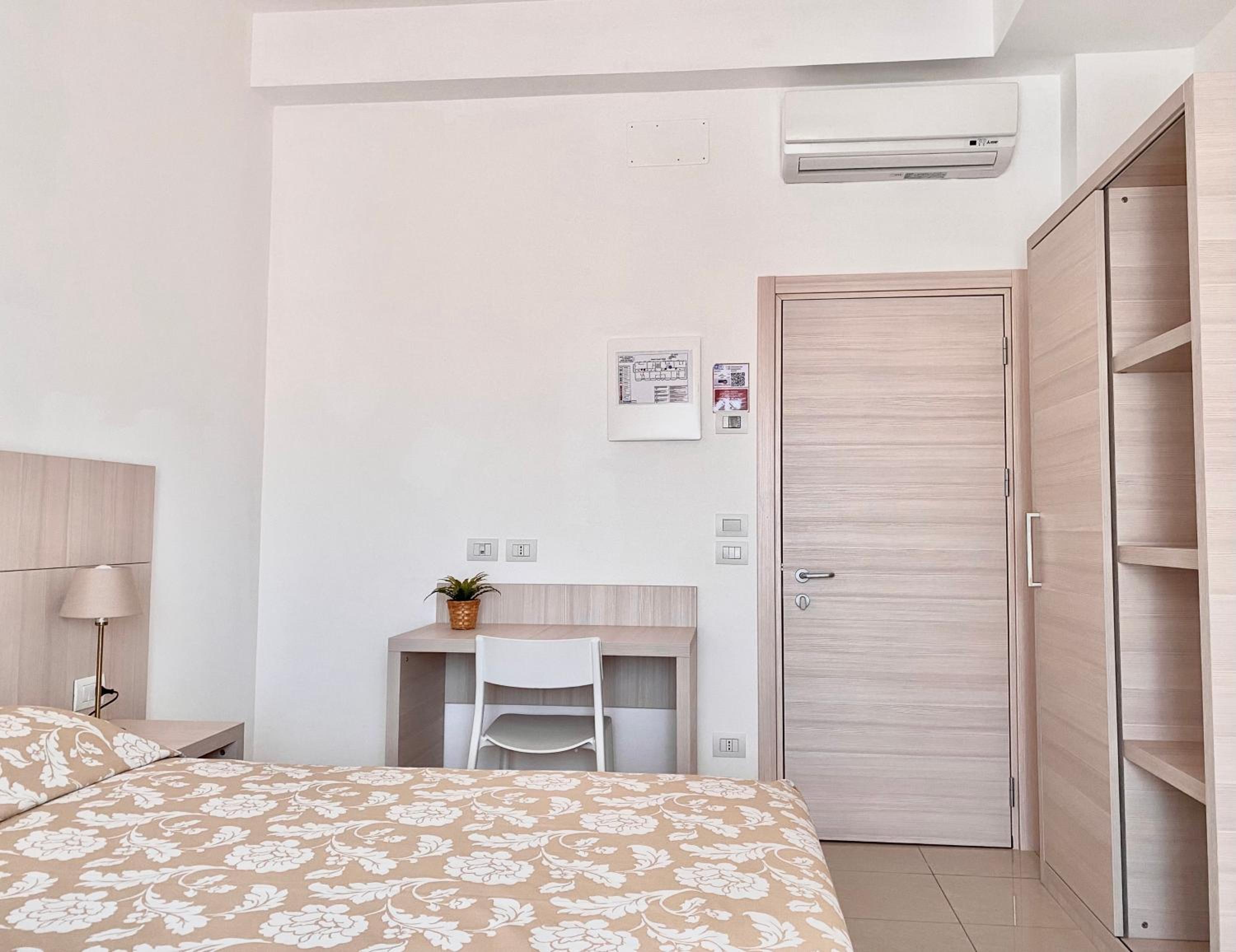 One-Bedroom Apartment photo 2