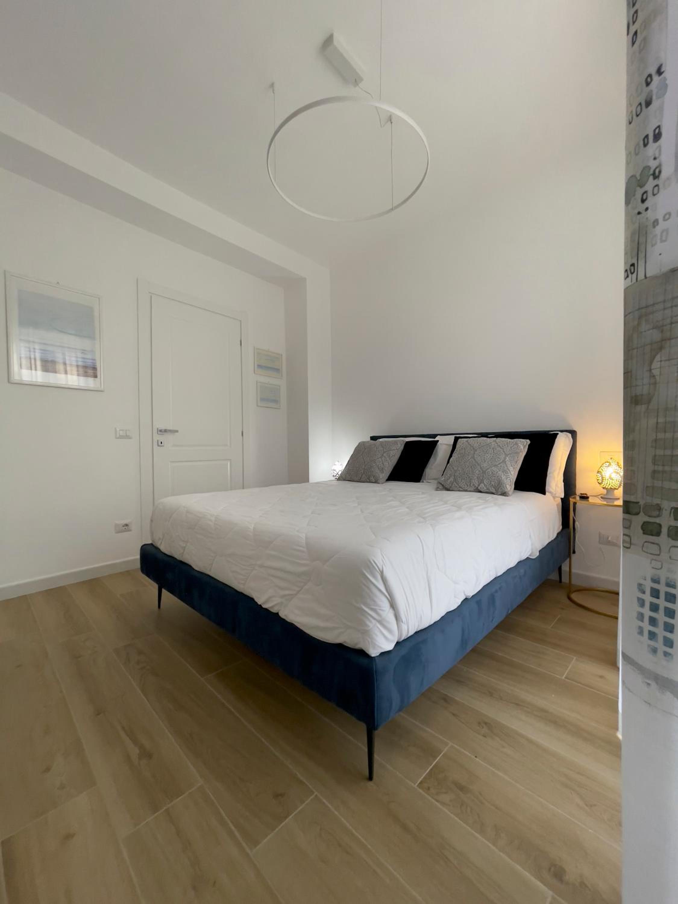 Double Room with Balcony - Photo 2
