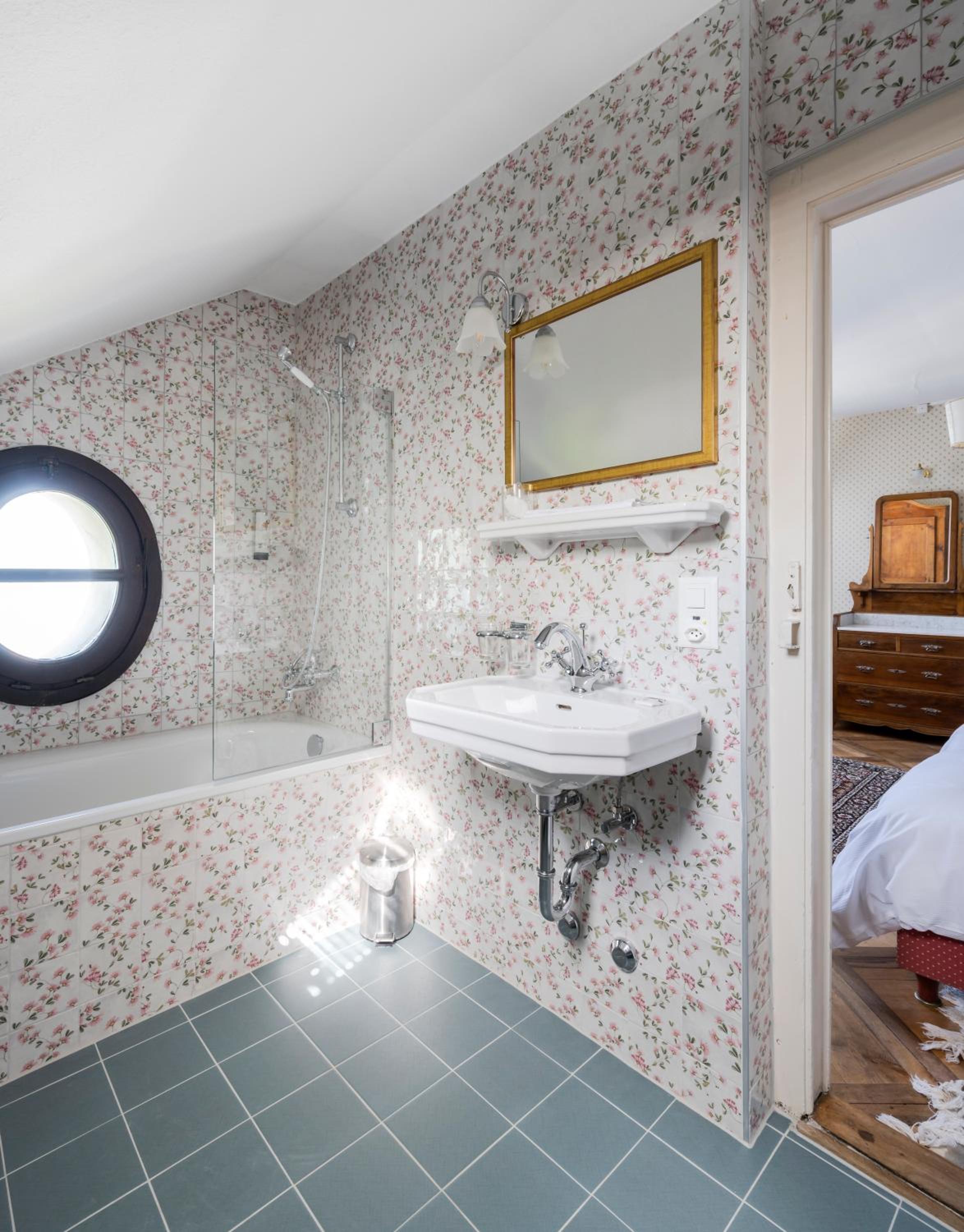 Superior Double Room with Lake View photo 2