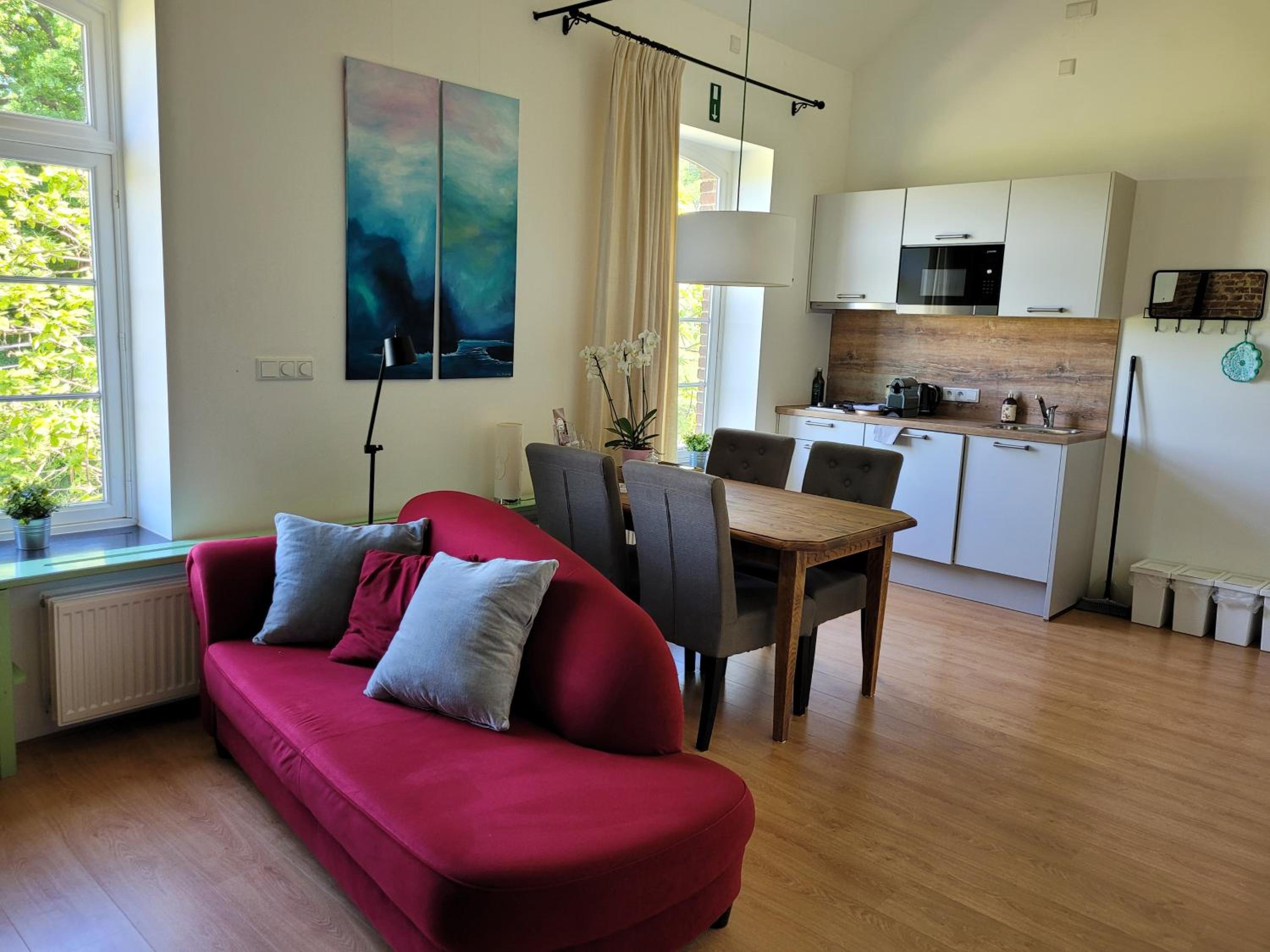 Studio Apartment photo 1