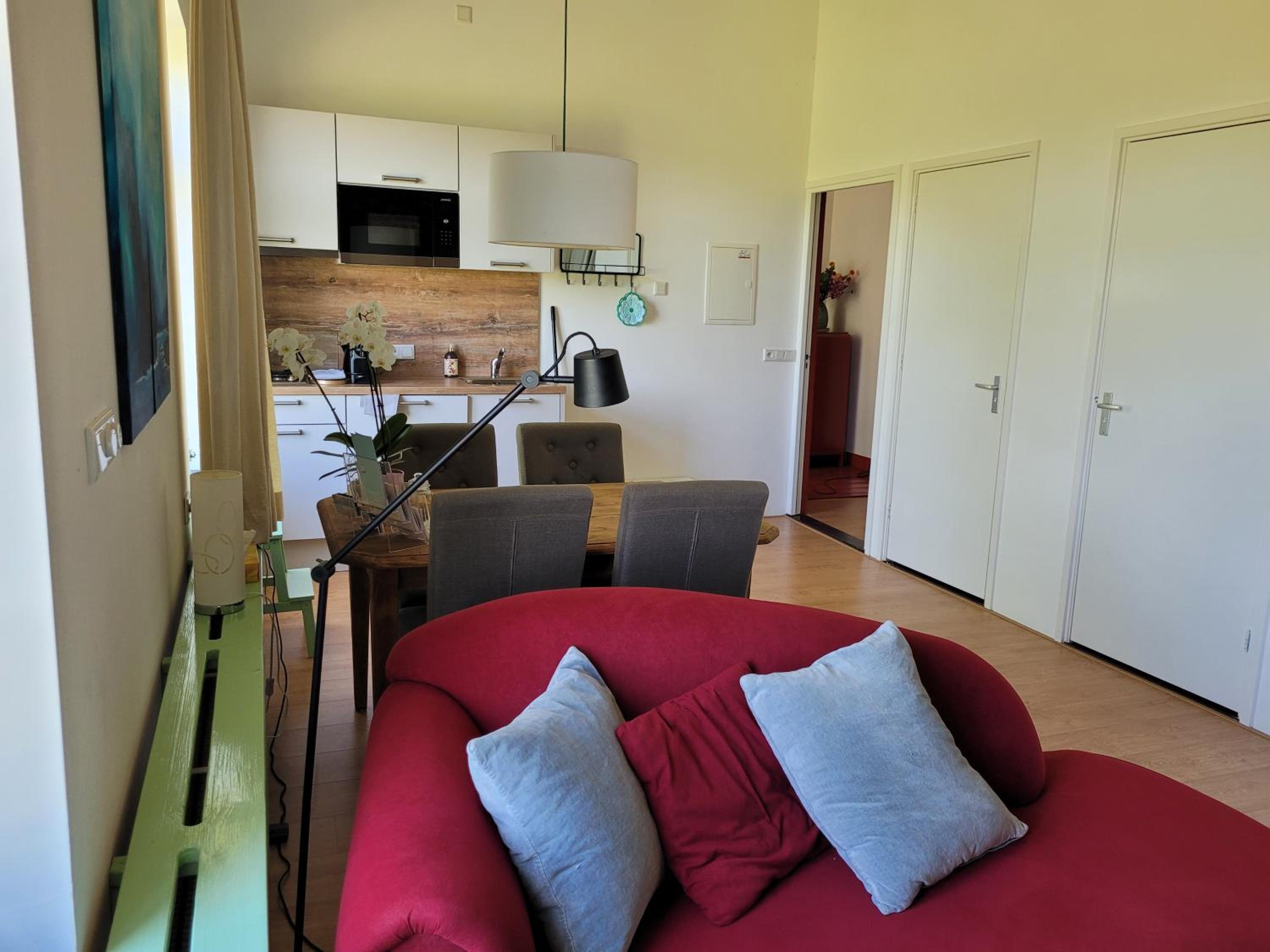 Studio Apartment photo 3
