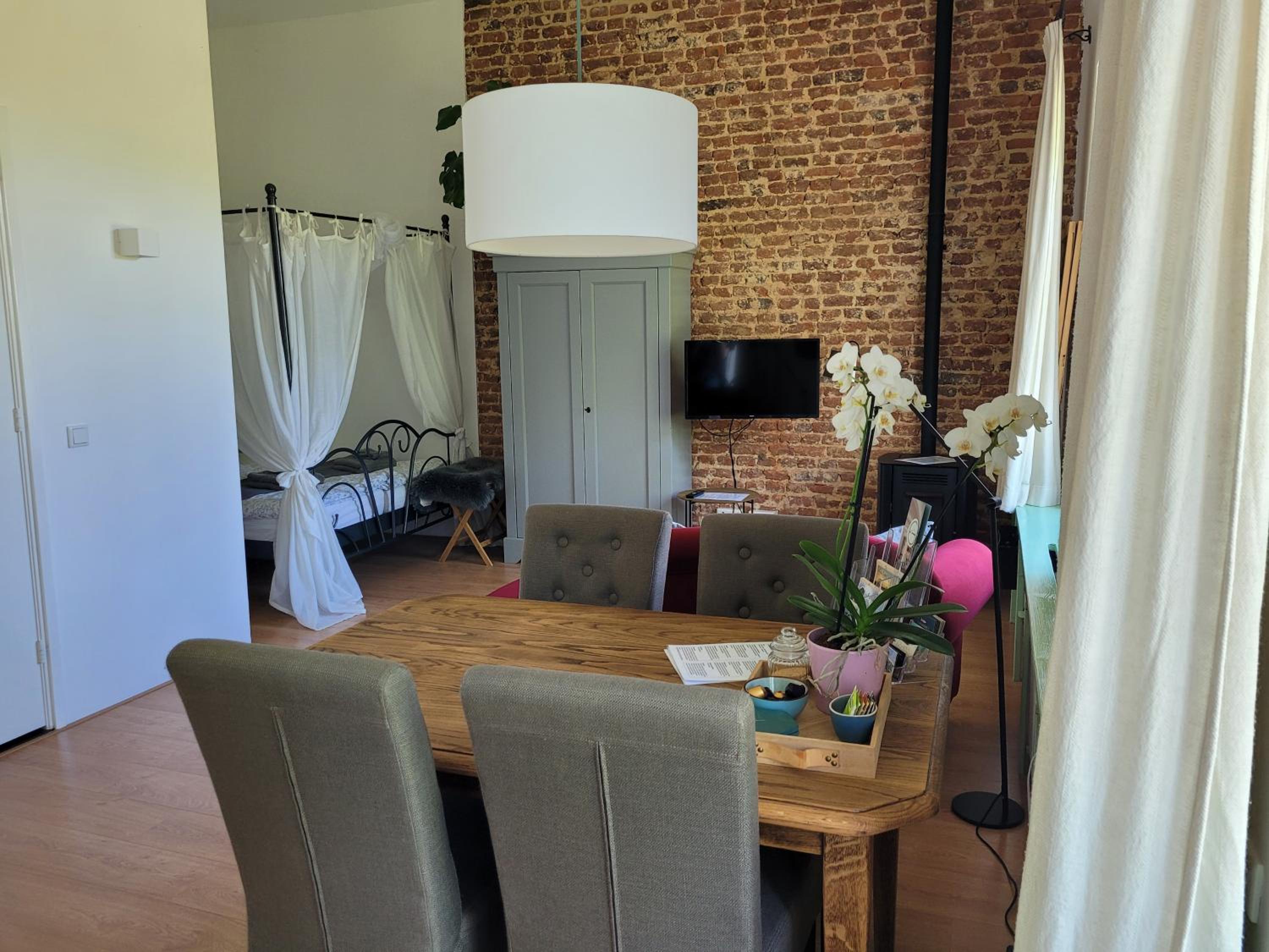 Studio Apartment photo 2