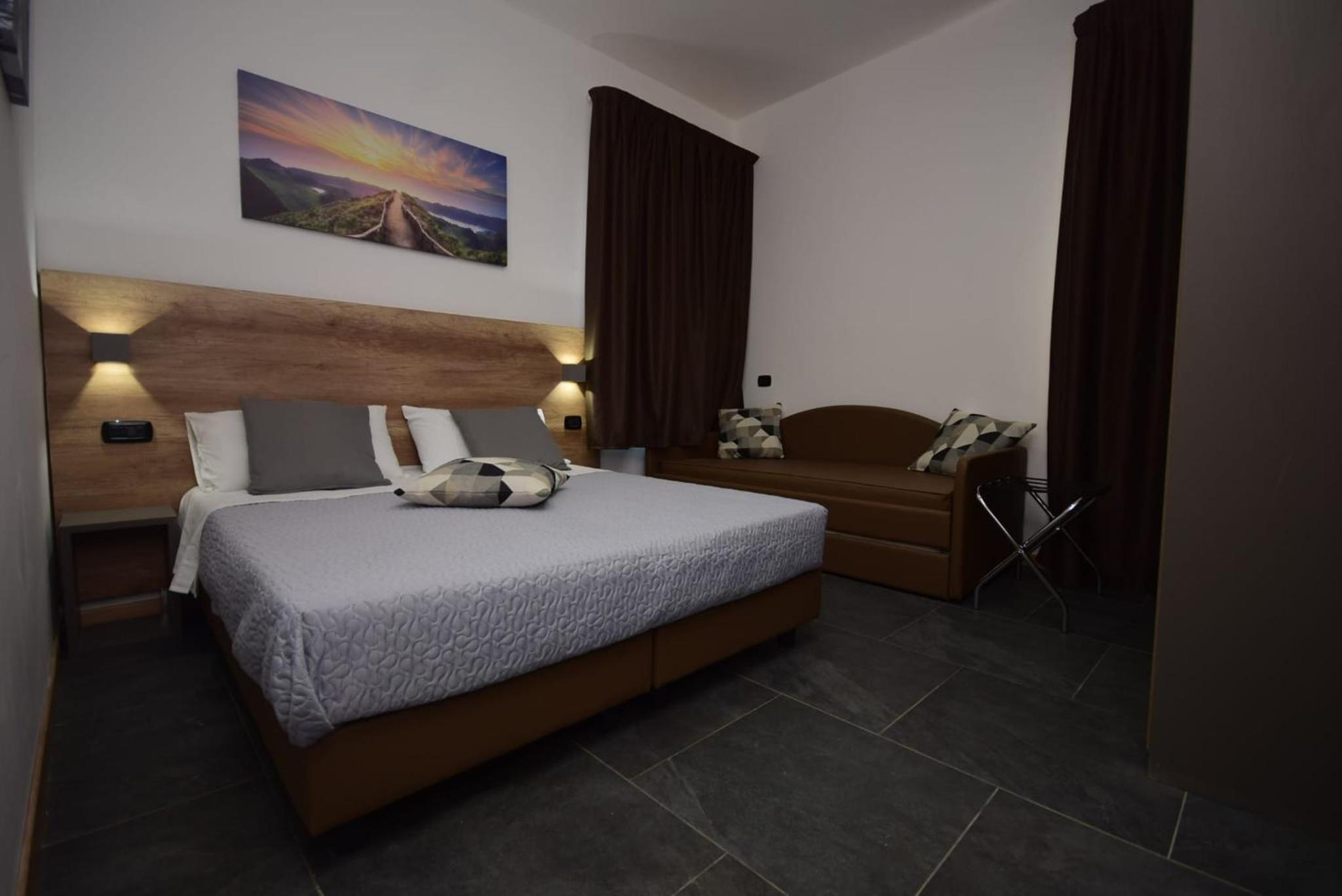 Classic Quadruple Room - Photo 17