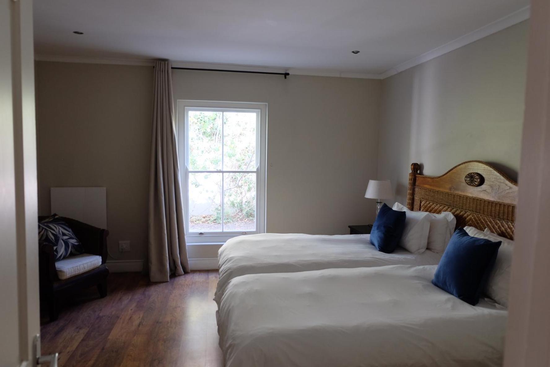 Apartment with Sea View - Photo 5
