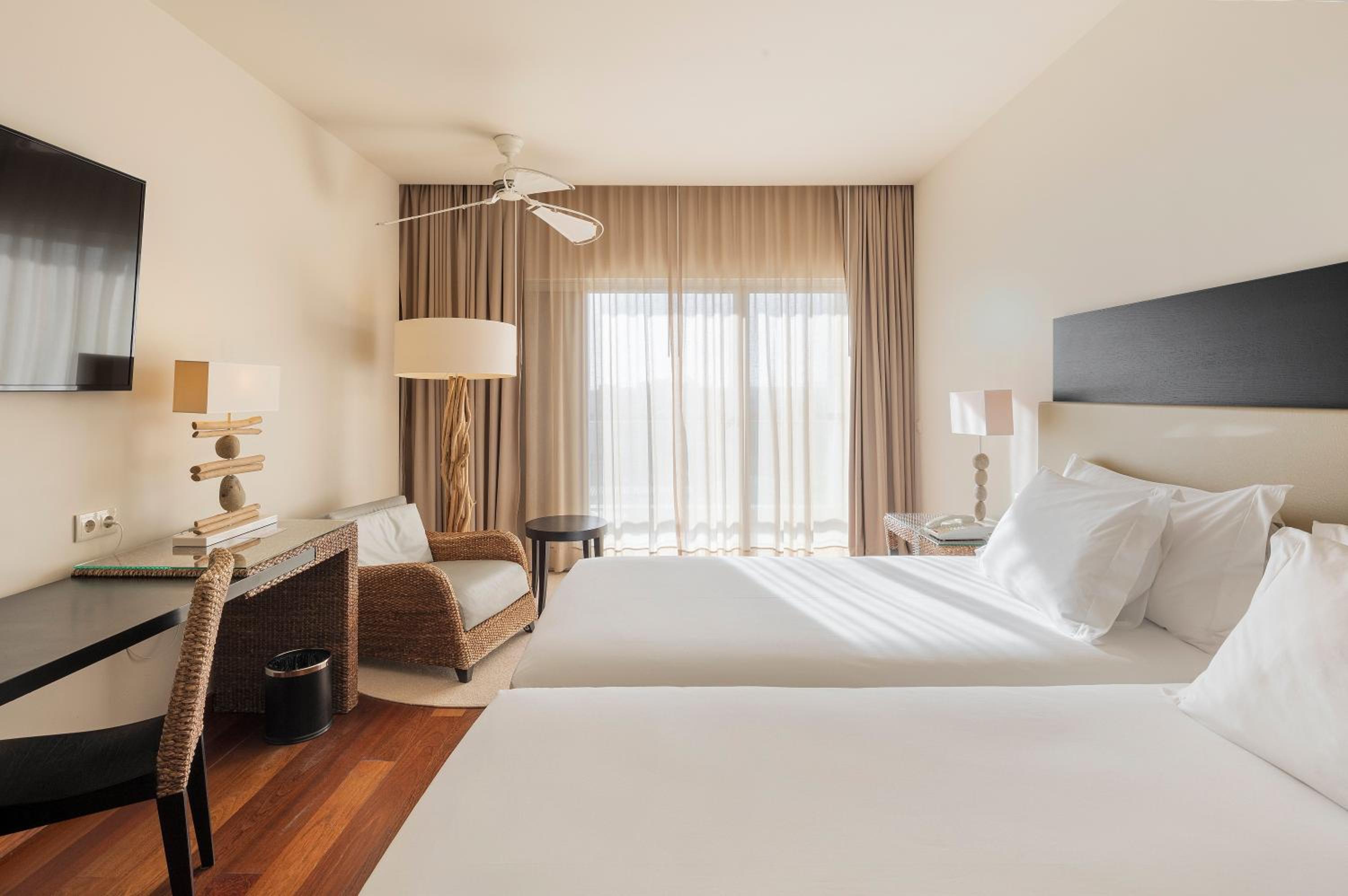 Standard Double or Twin Room with Quarteira View - Mid floor - Photo 5