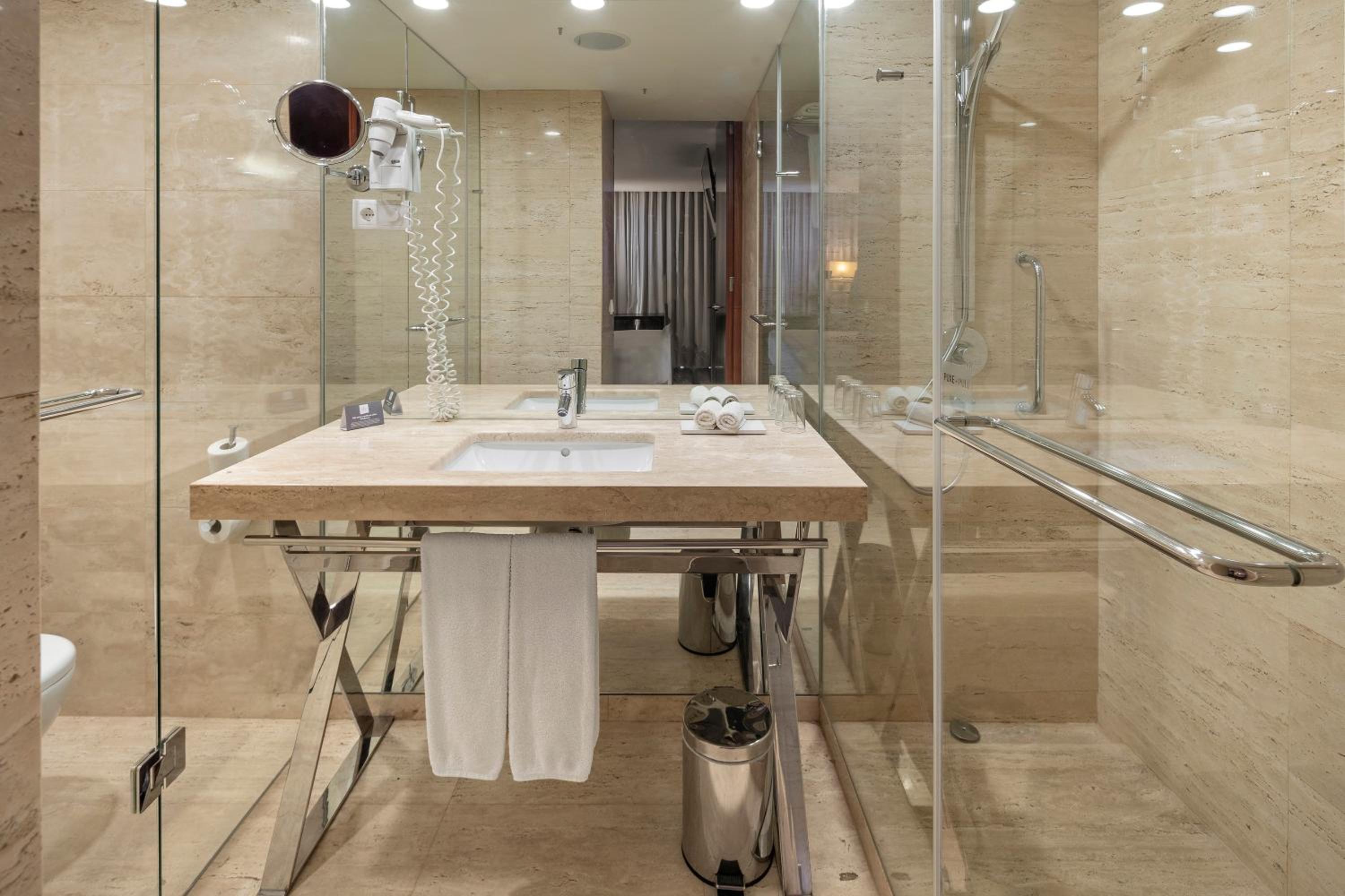 One-Bedroom Suite with Quarteira Sea View - Top Floor - Photo 4