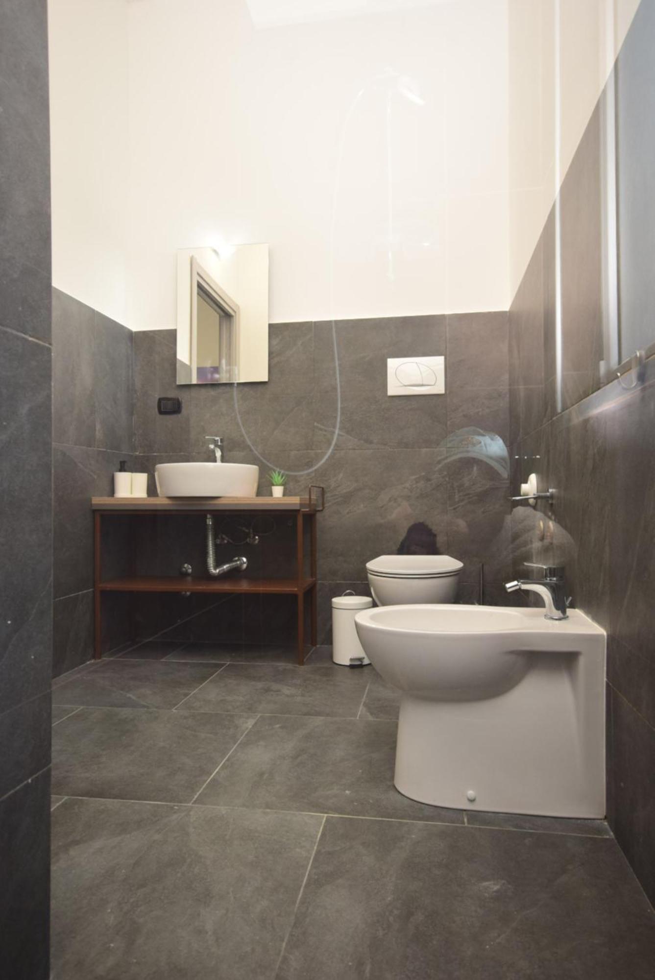 Large Double Room - Photo 4