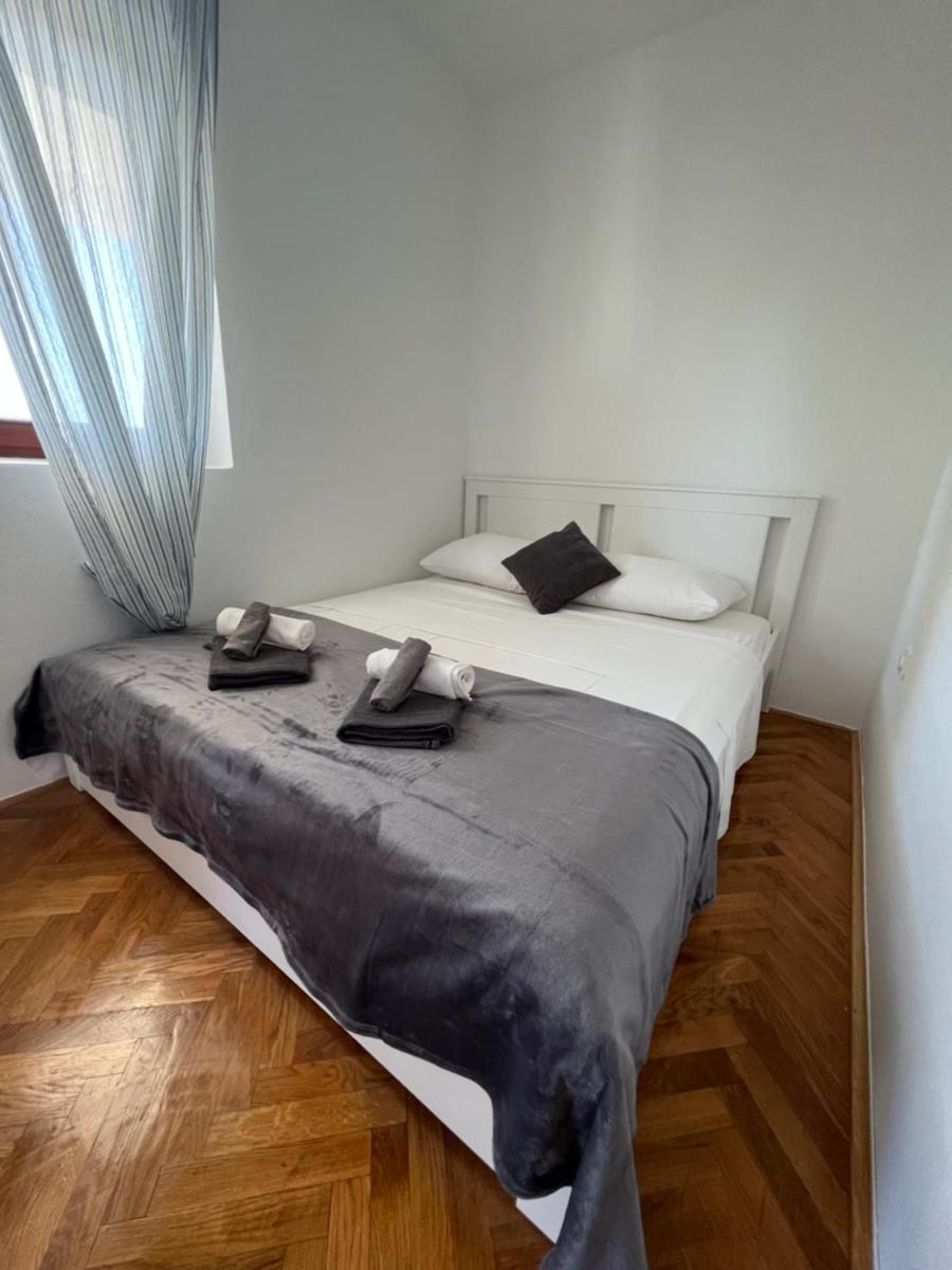 Studio Apartment photo 1