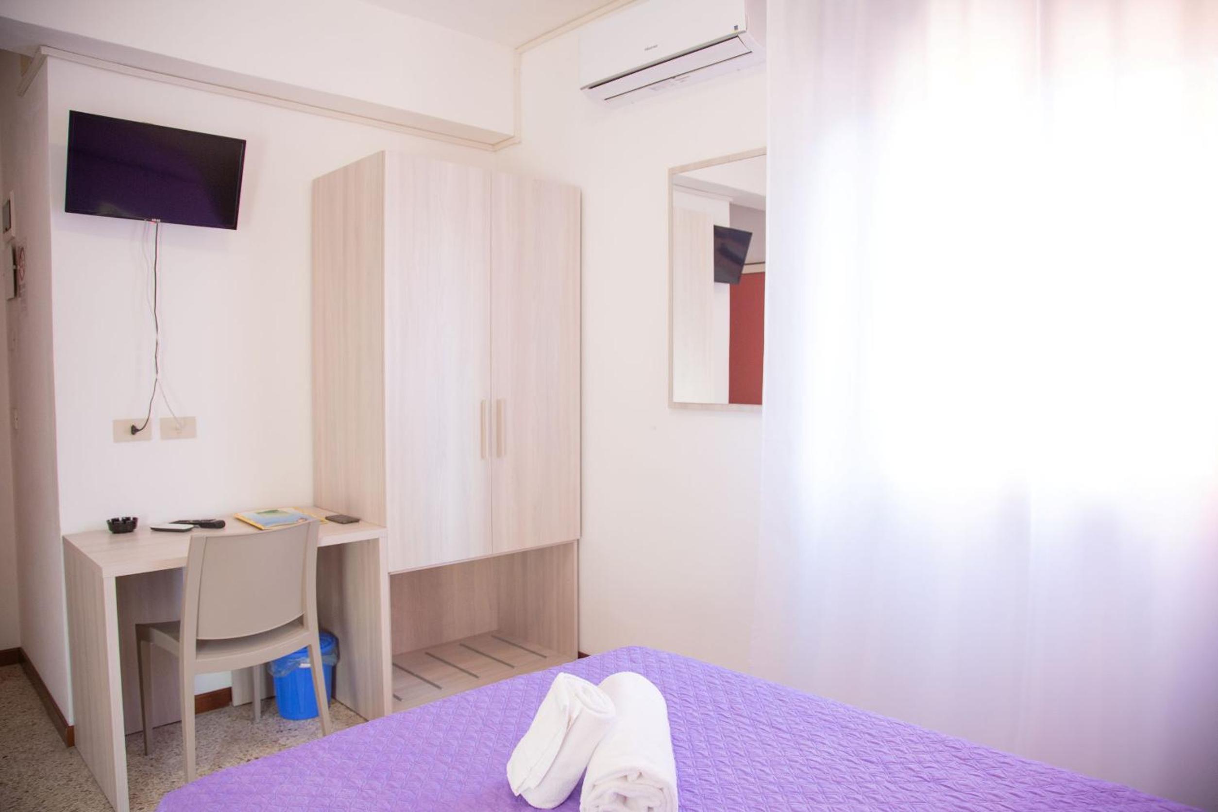 Single Room photo 1