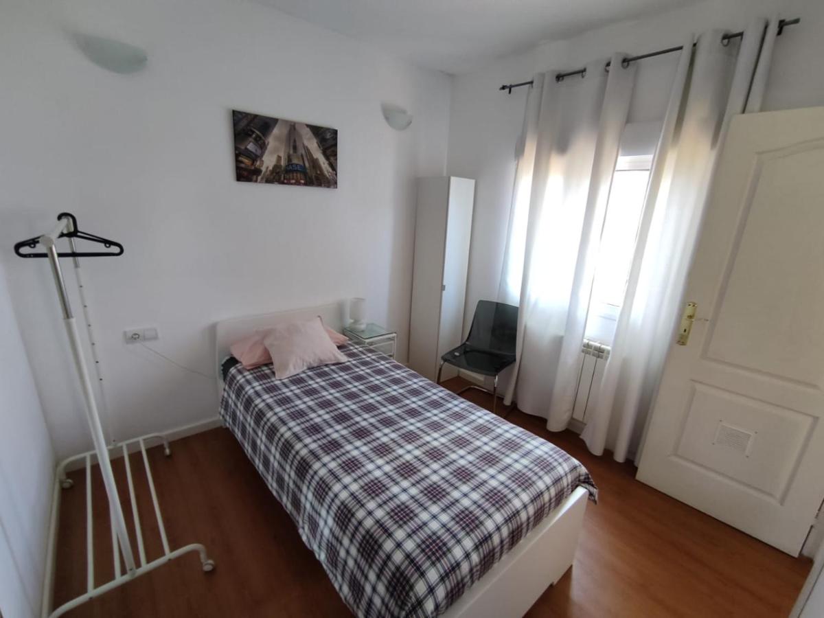 Standard Single Room with Shared Bathroom