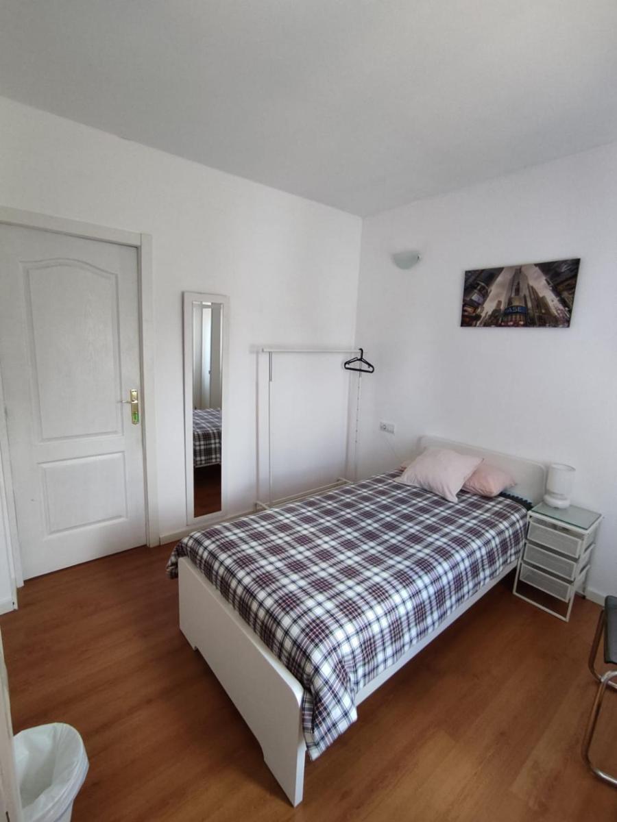 Standard Single Room with Shared Bathroom photo 3