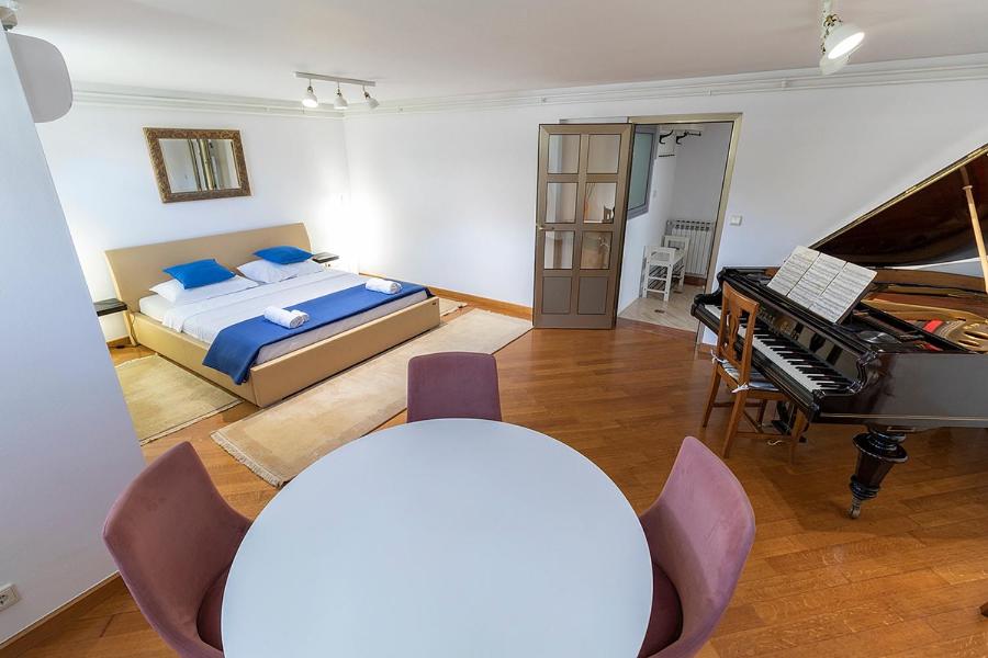 Apartment - Photo 20