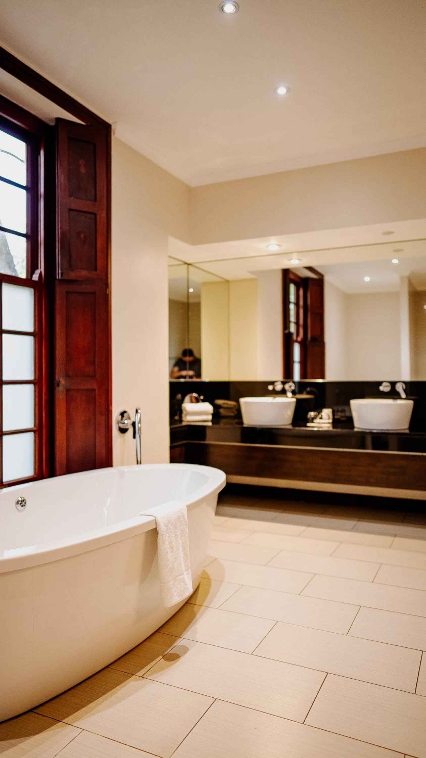 Suite - Photo 3