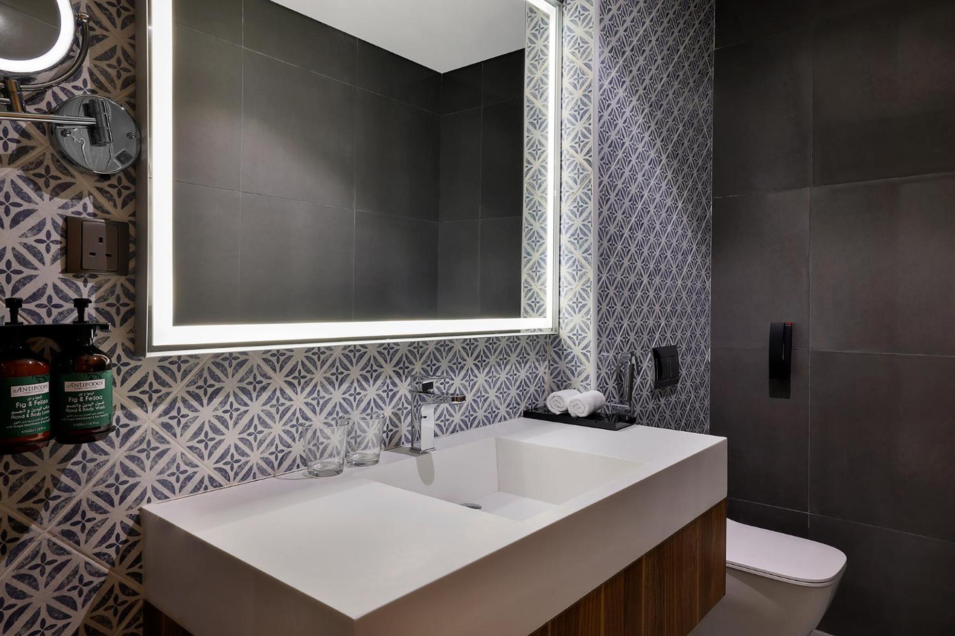 Studio Suite - Photo 6