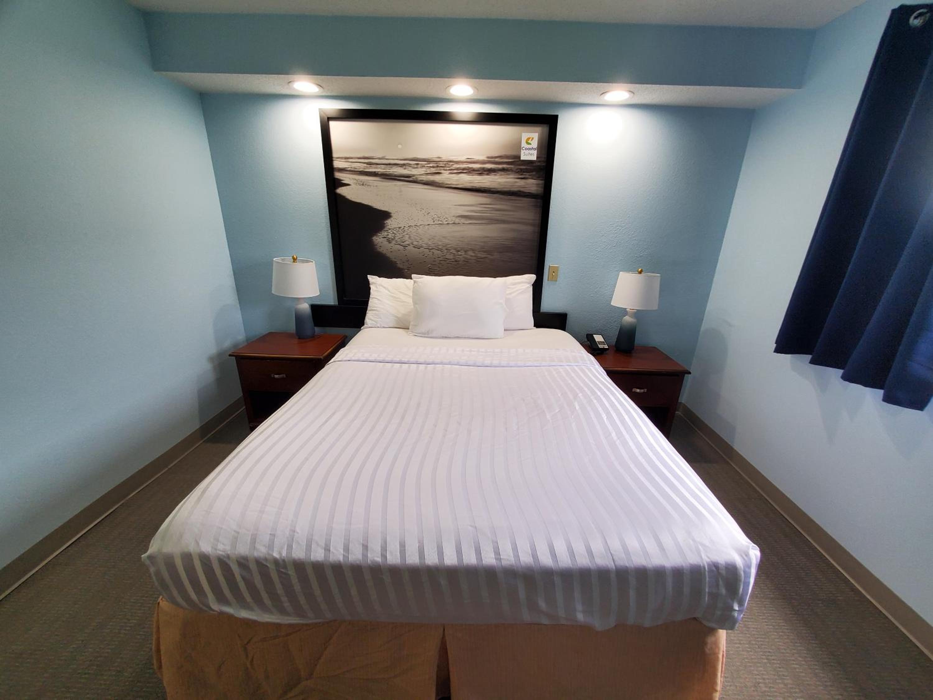 Queen Room - Non-Smoking - Photo 4