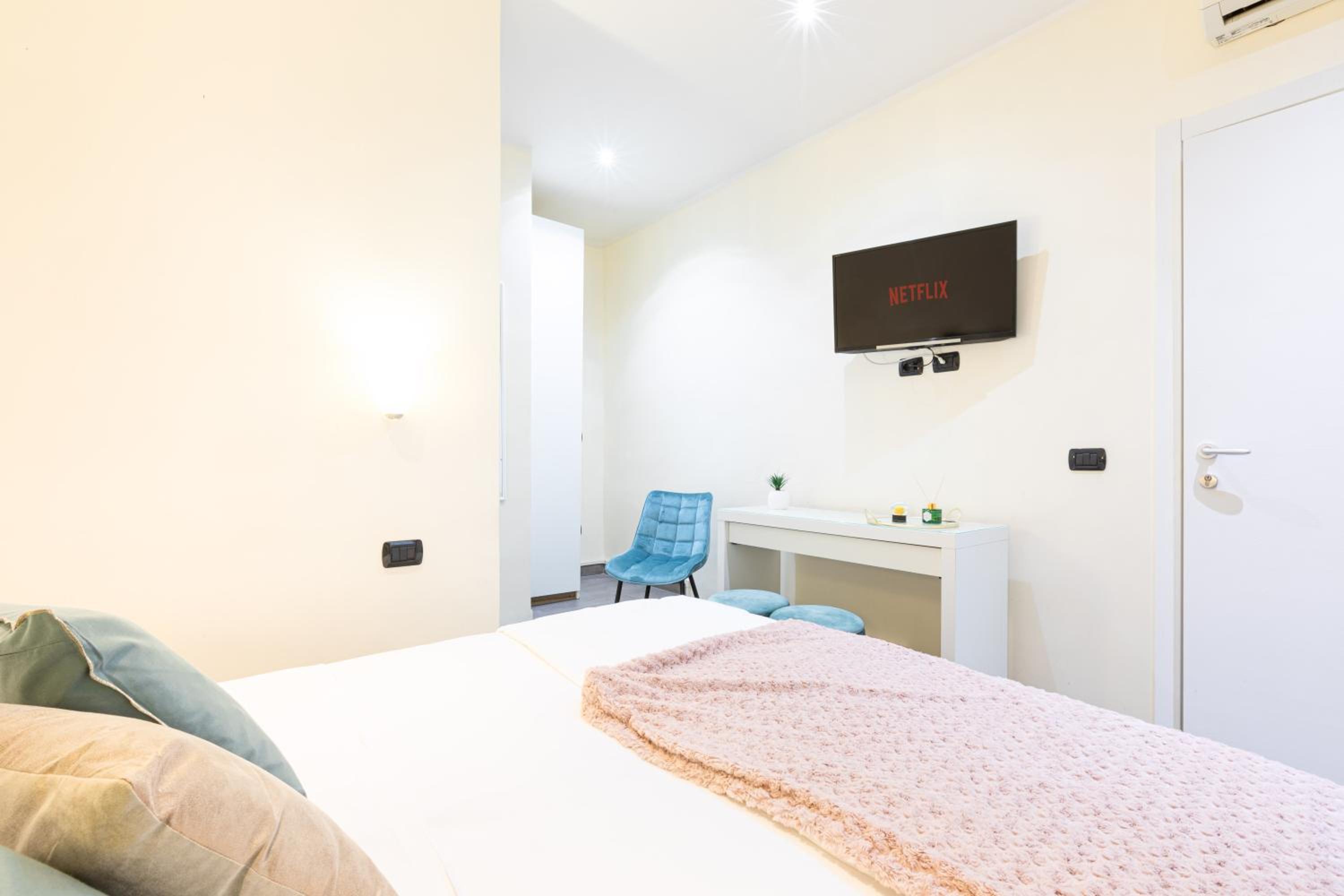 Small Double Or Twin Room photo 1