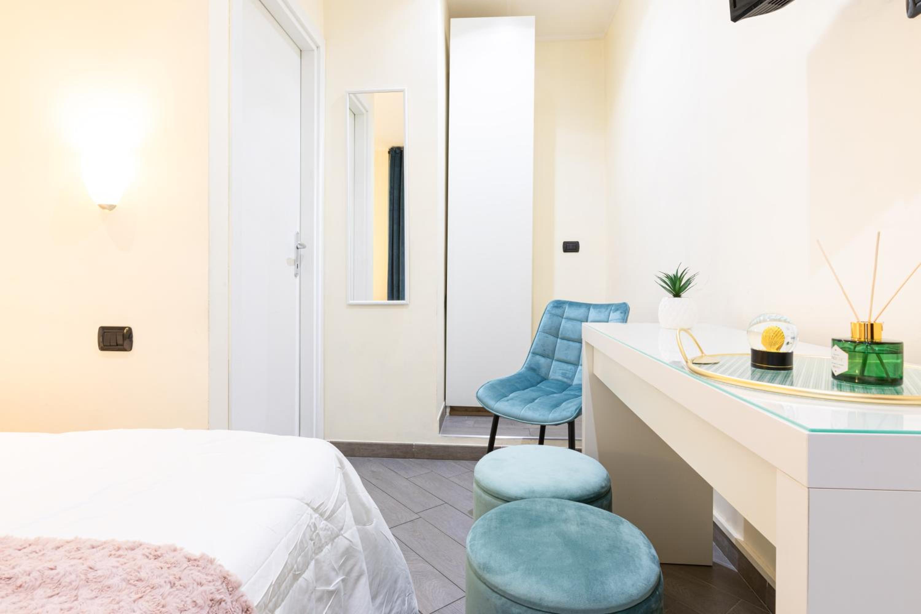 Small Double or Twin Room photo 1
