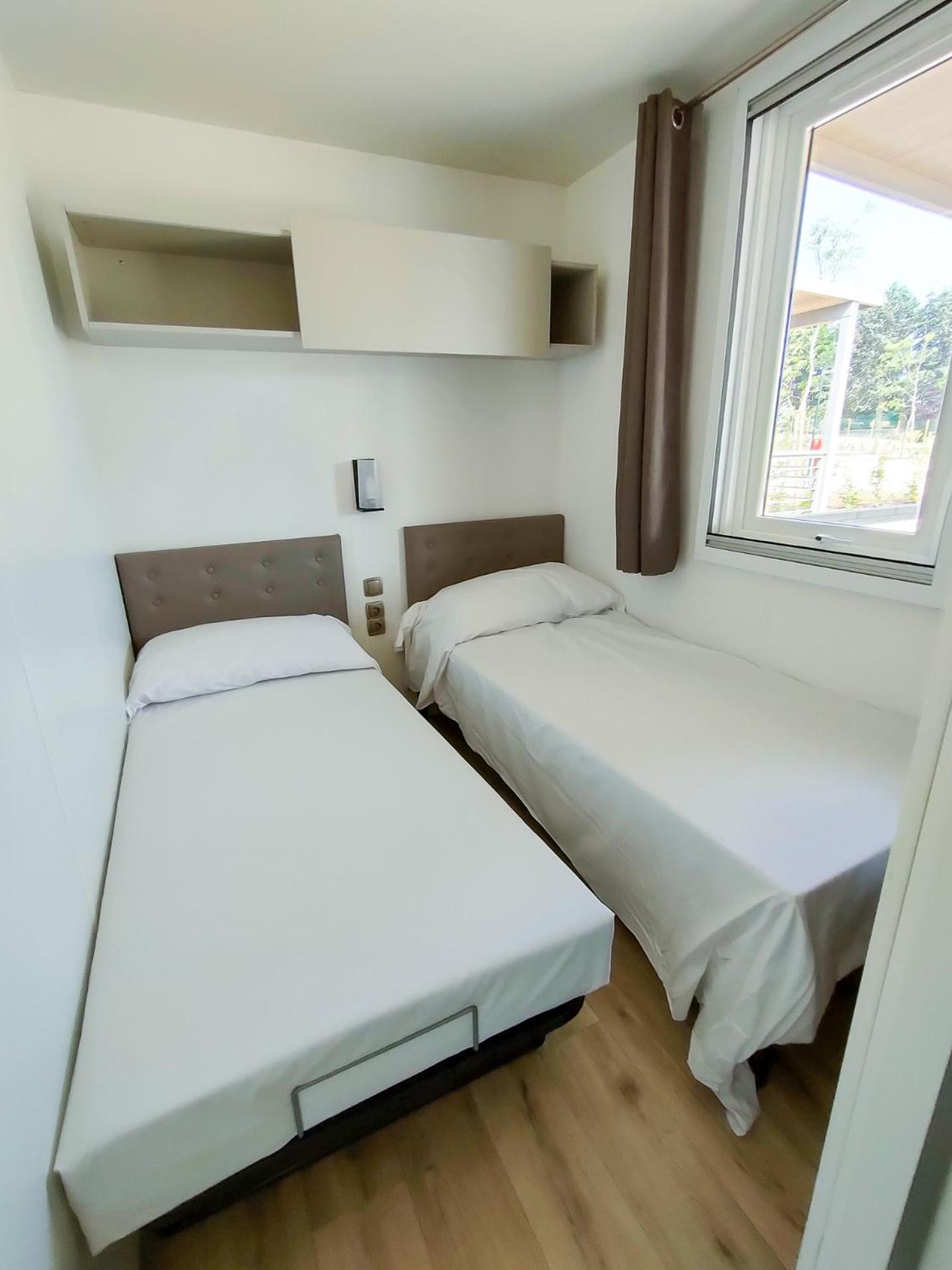 Mobile Home photo 1