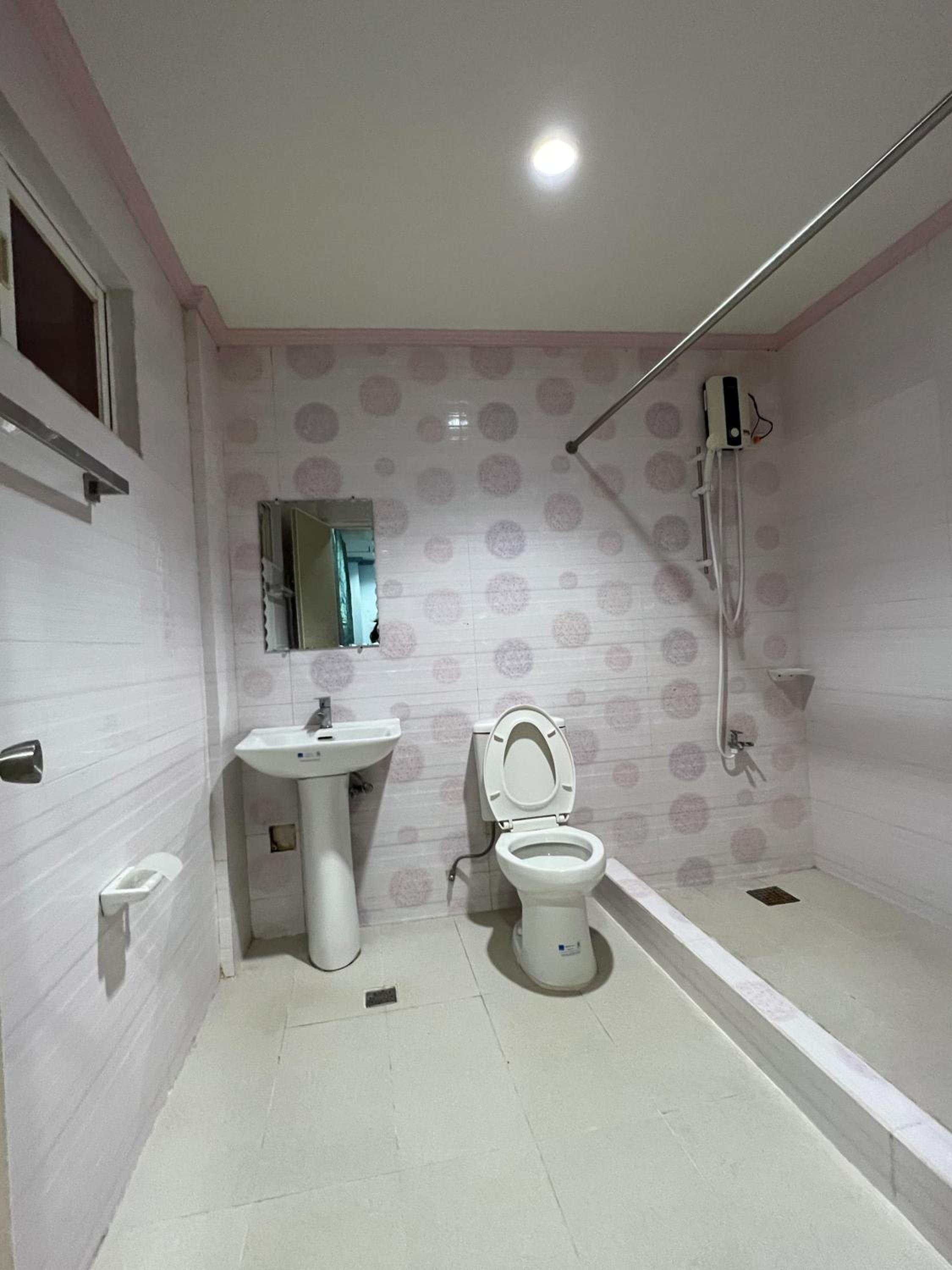 Family Room with Bathroom - Photo 2