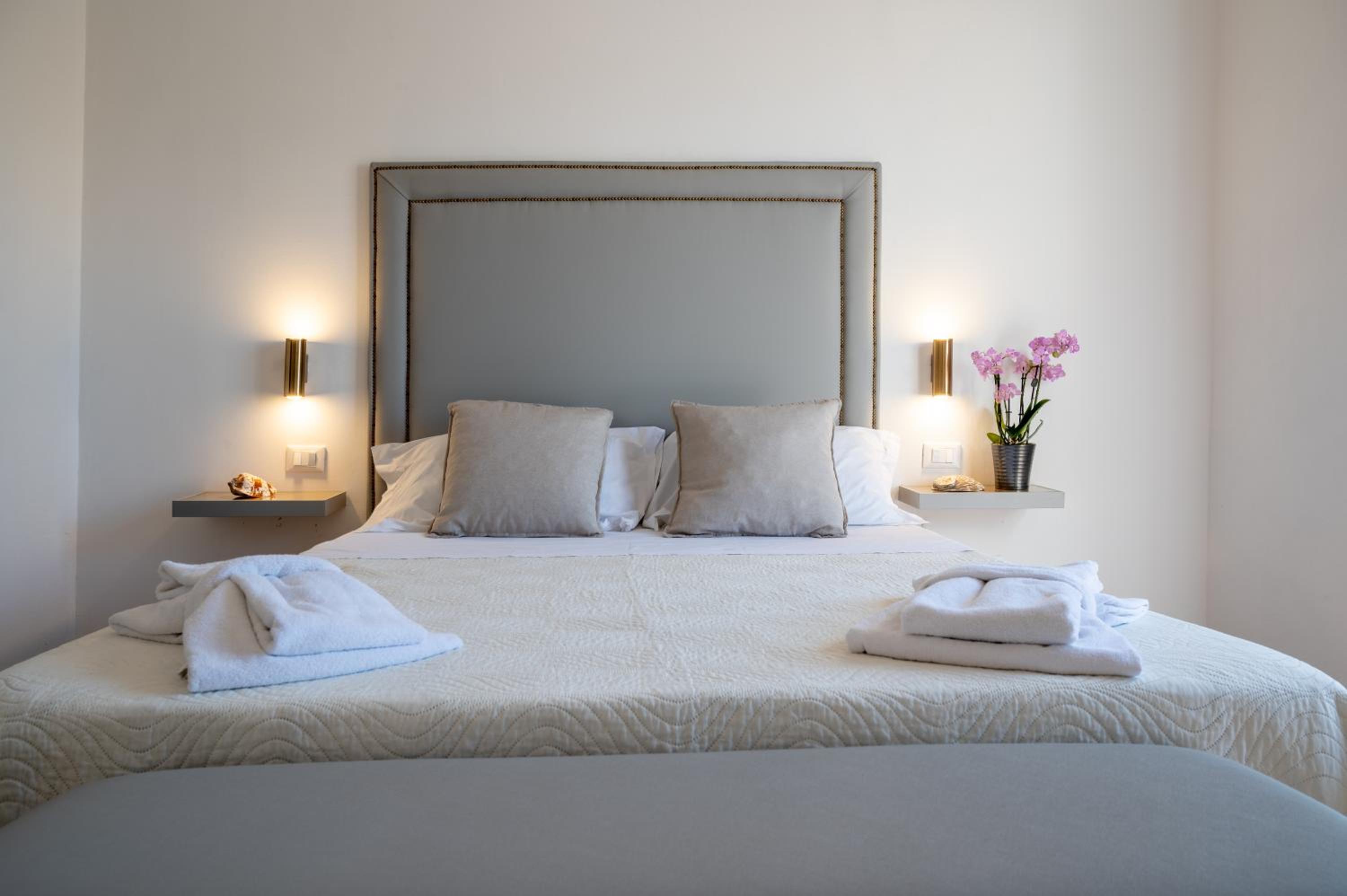 Deluxe Double Room - Photo 1